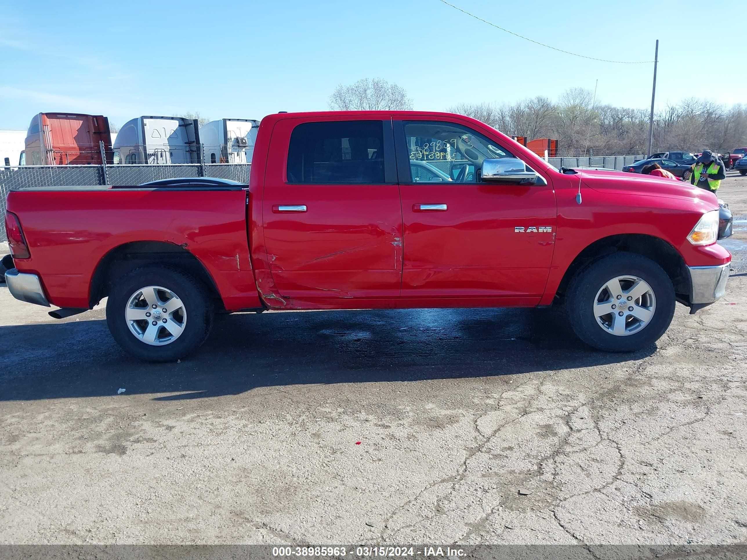 Photo 13 VIN: 1D3HV13P49J520221 - DODGE RAM 