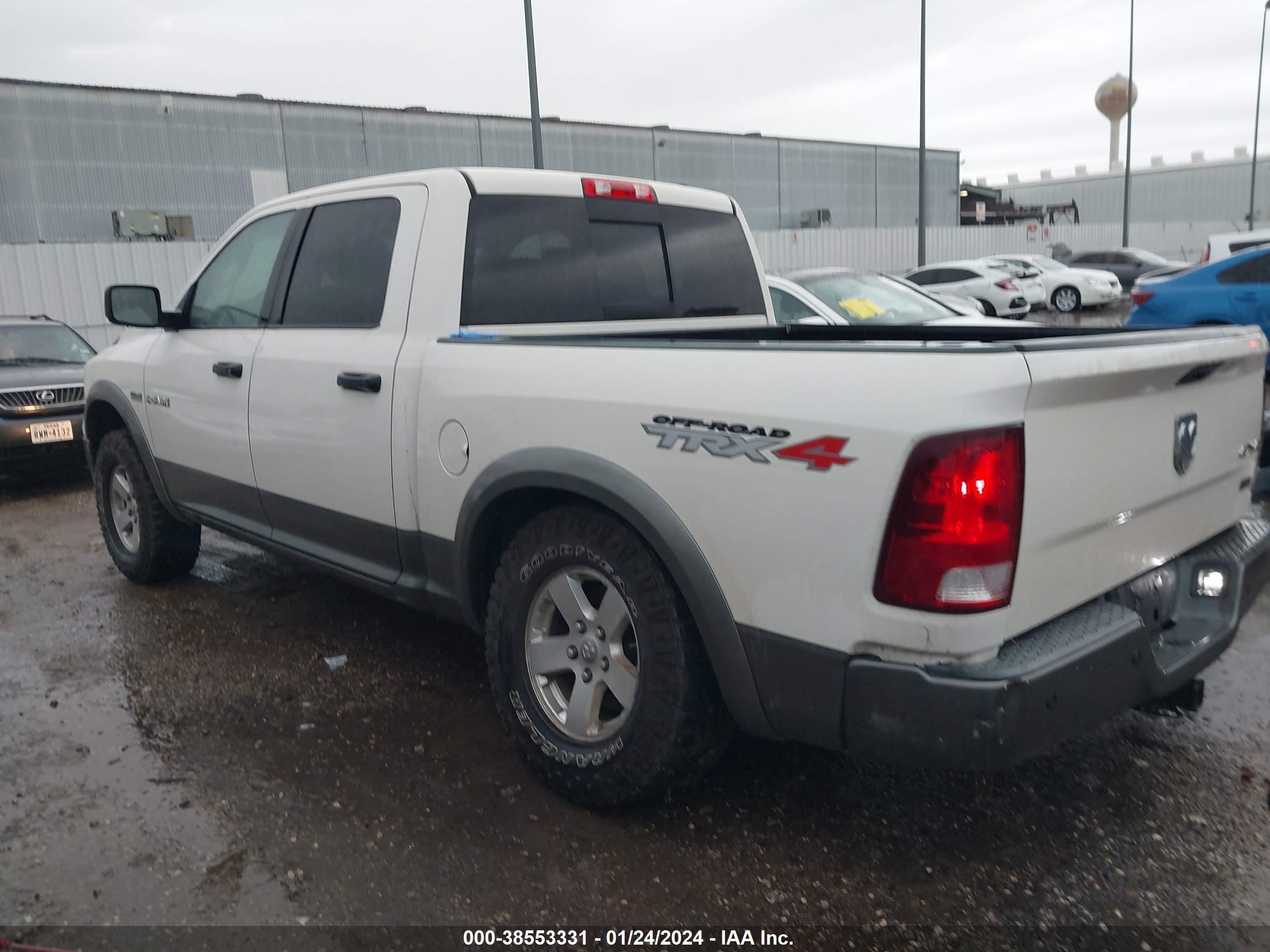 Photo 2 VIN: 1D3HV13T09S737577 - DODGE RAM 