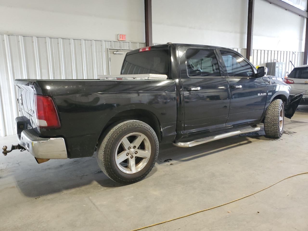 Photo 2 VIN: 1D3HV13T39S742014 - DODGE RAM 