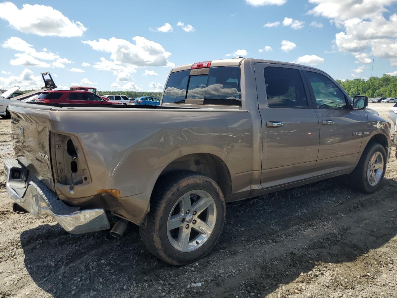 Photo 2 VIN: 1D3HV13T39S818816 - DODGE RAM 