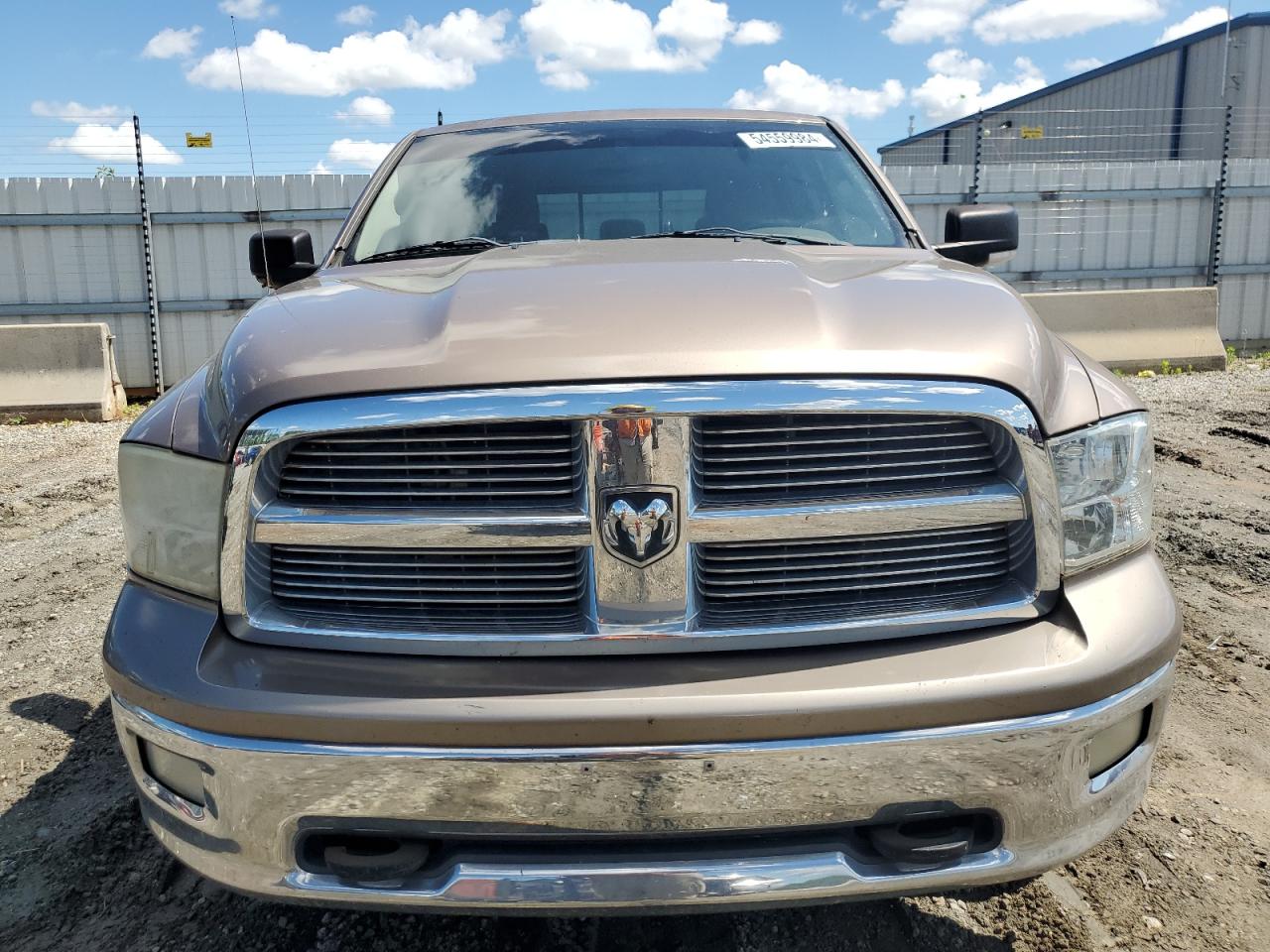 Photo 4 VIN: 1D3HV13T39S818816 - DODGE RAM 