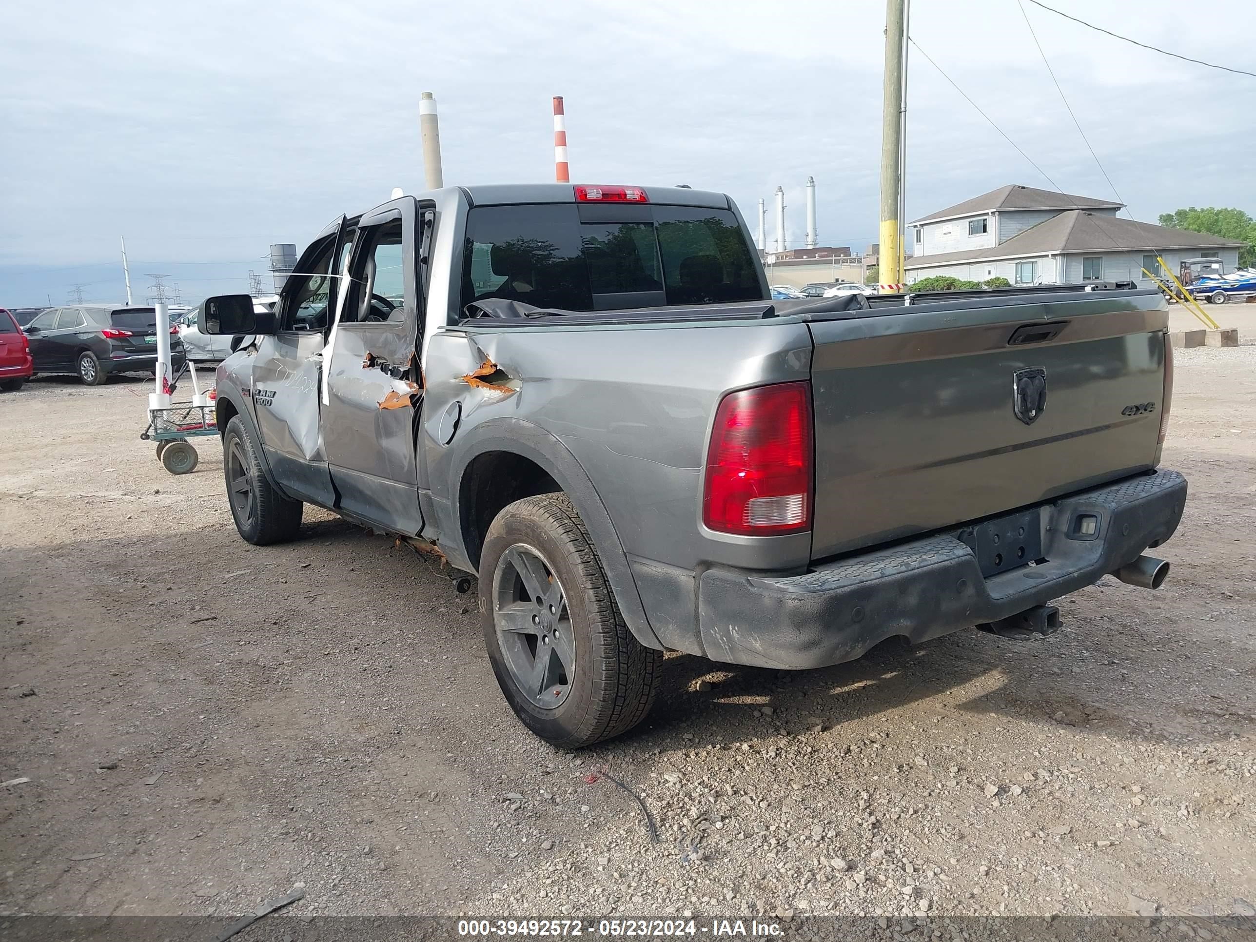 Photo 2 VIN: 1D3HV13T69S788274 - DODGE RAM 