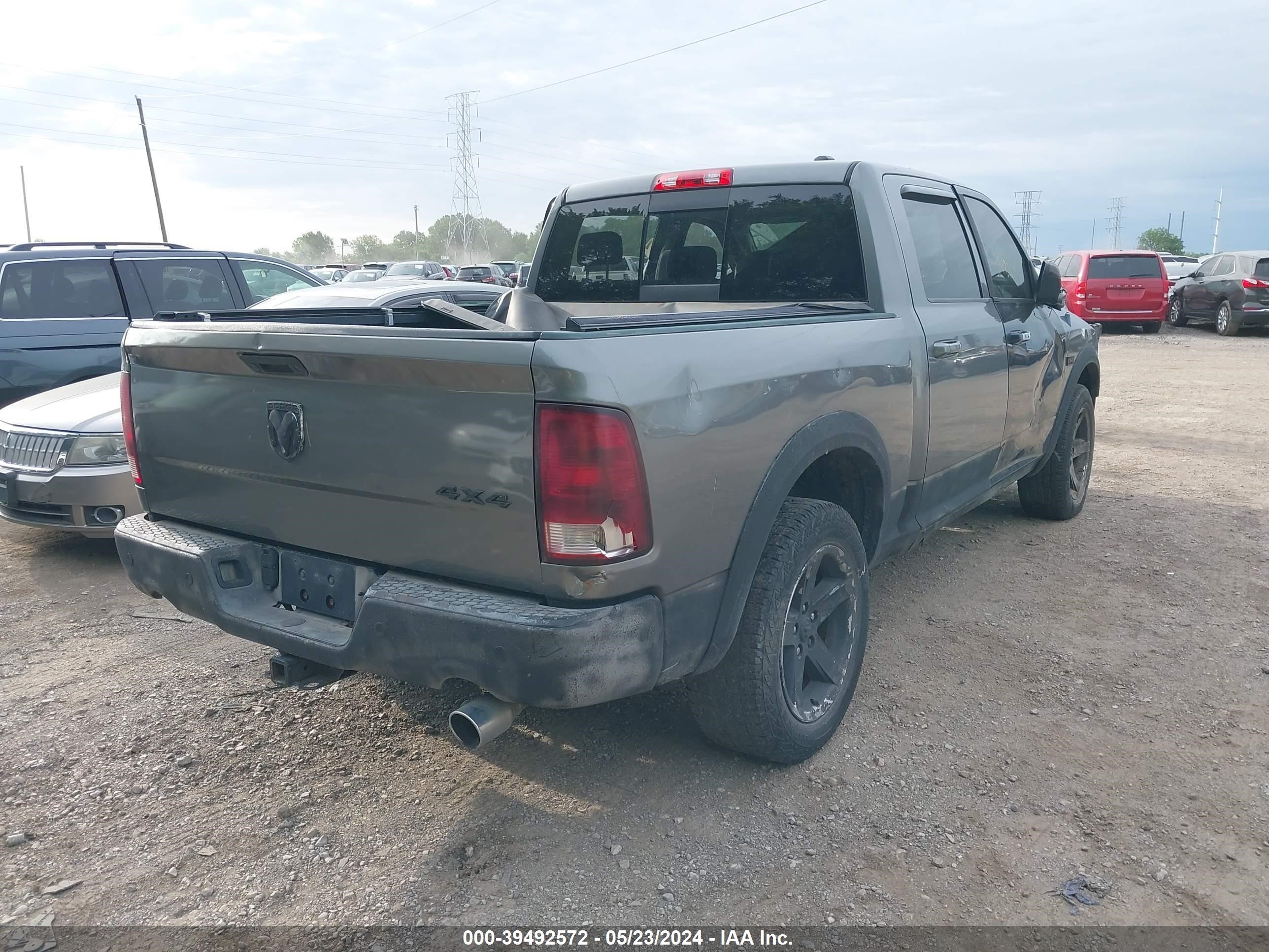 Photo 3 VIN: 1D3HV13T69S788274 - DODGE RAM 