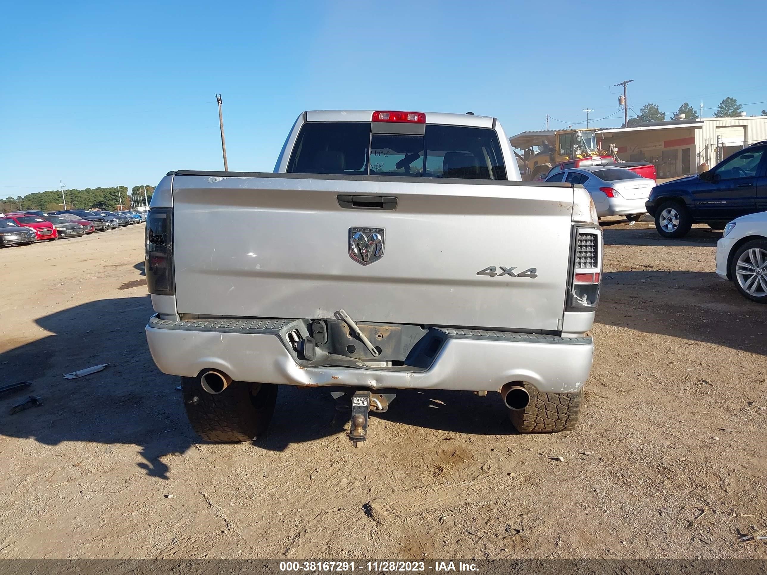 Photo 16 VIN: 1D3HV13T79S741528 - DODGE RAM 