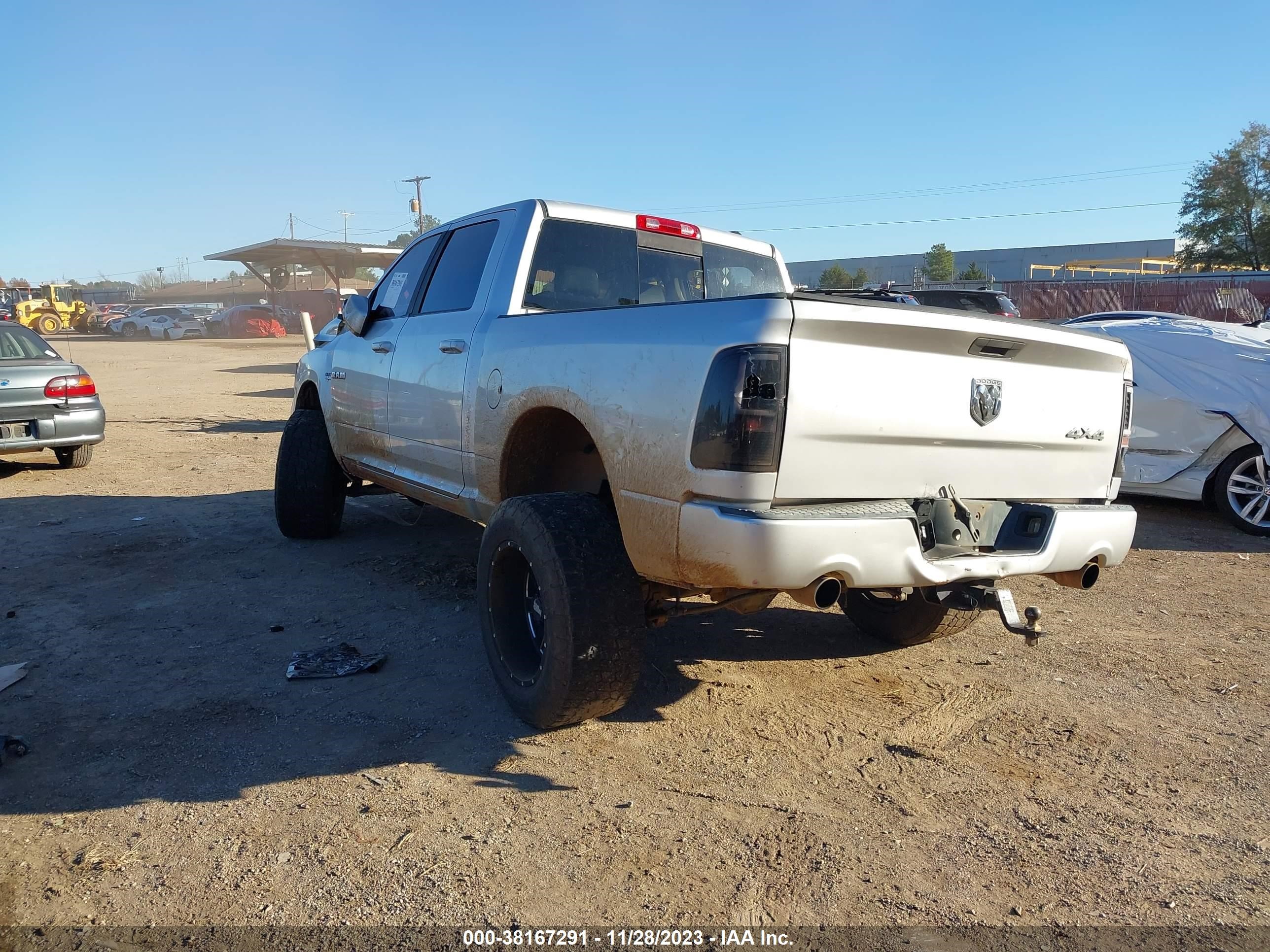 Photo 2 VIN: 1D3HV13T79S741528 - DODGE RAM 