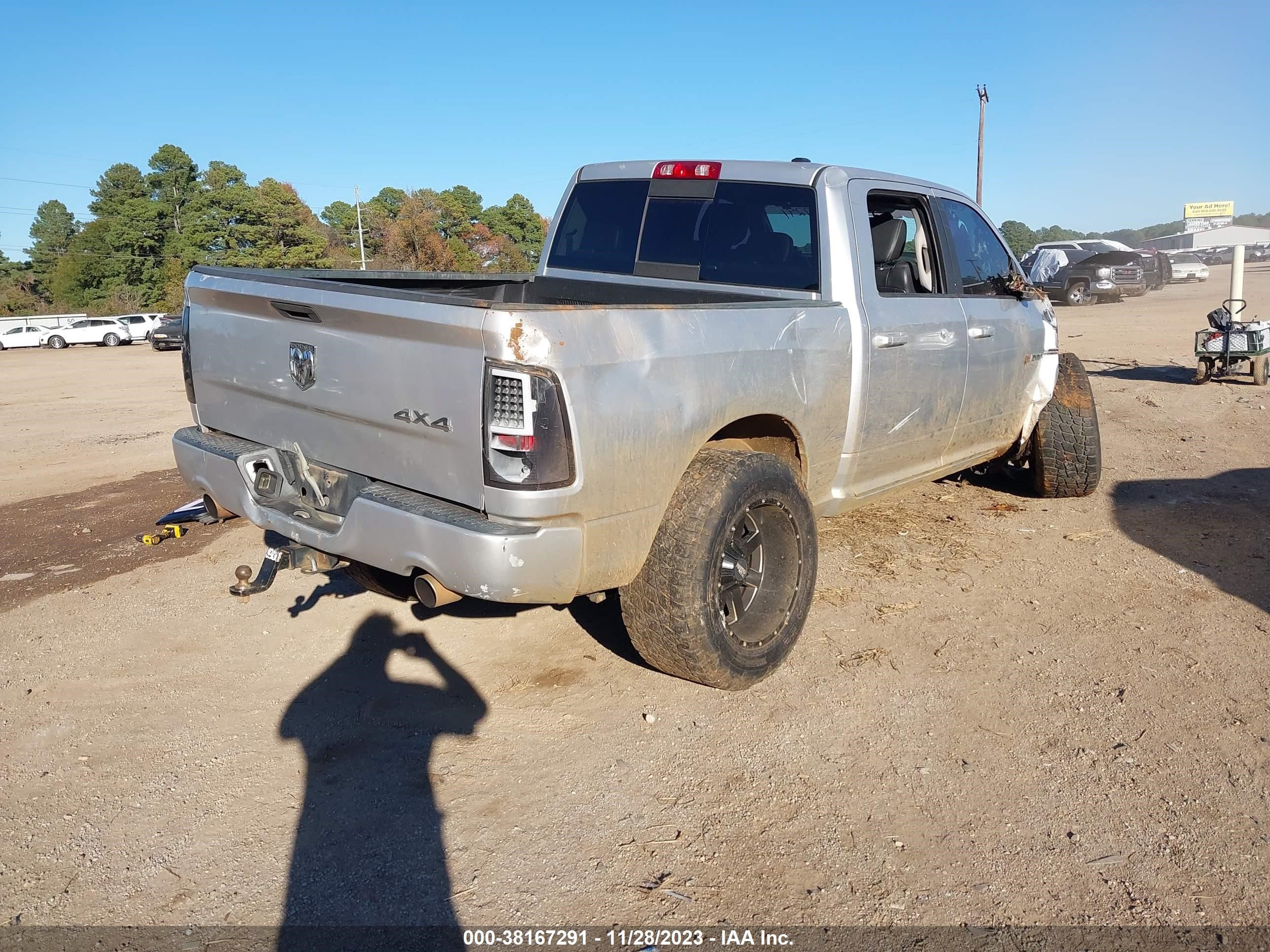 Photo 3 VIN: 1D3HV13T79S741528 - DODGE RAM 