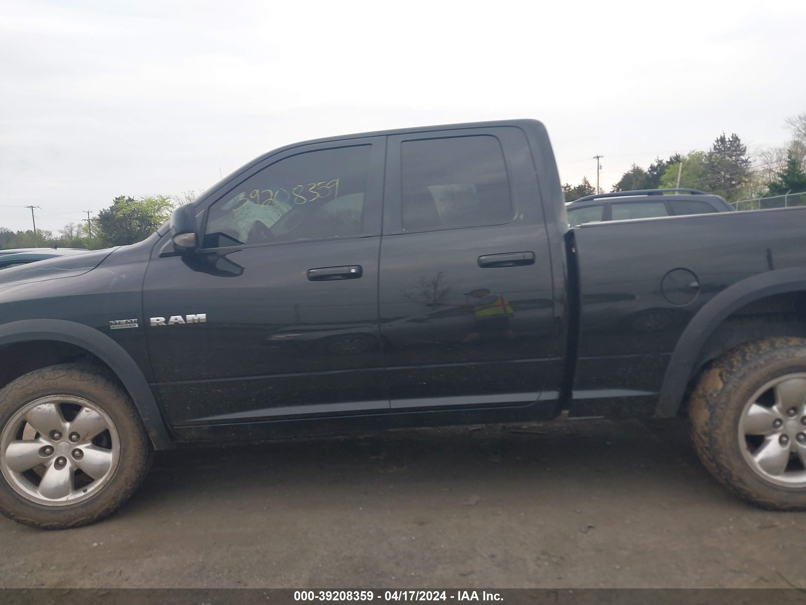 Photo 13 VIN: 1D3HV13T79S767482 - DODGE RAM 