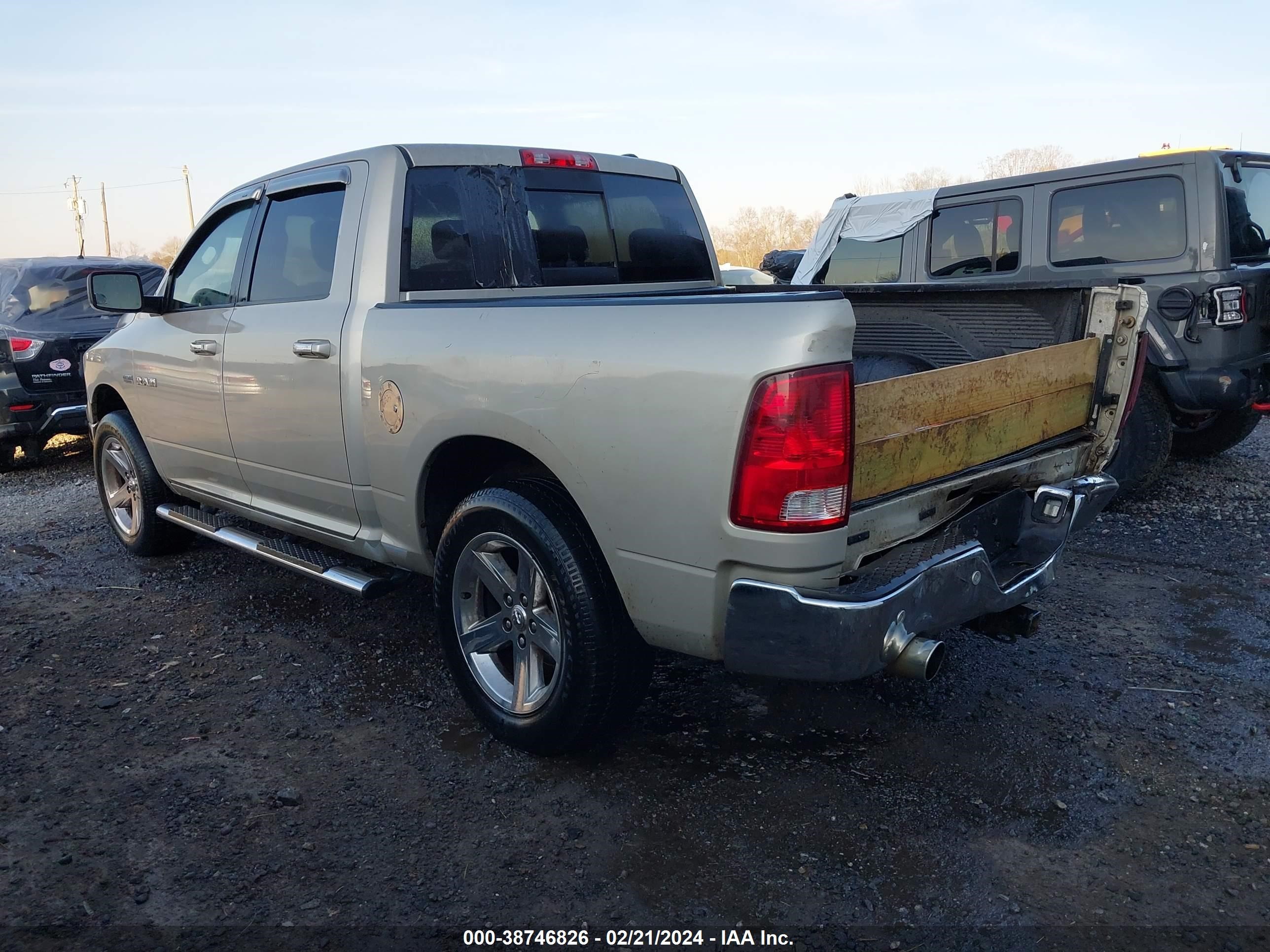 Photo 2 VIN: 1D3HV13T89J512779 - DODGE RAM 