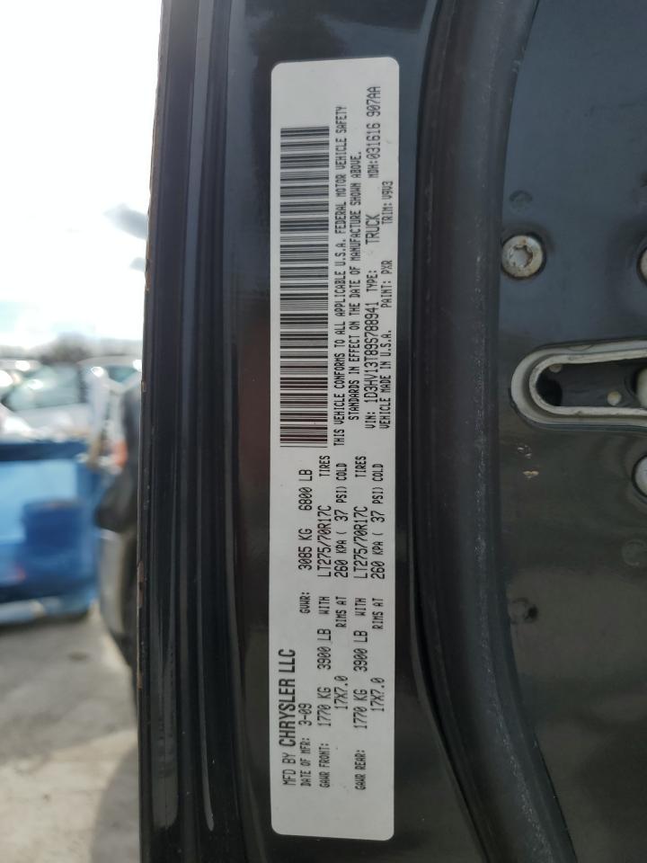 Photo 11 VIN: 1D3HV13T89S788941 - DODGE RAM 