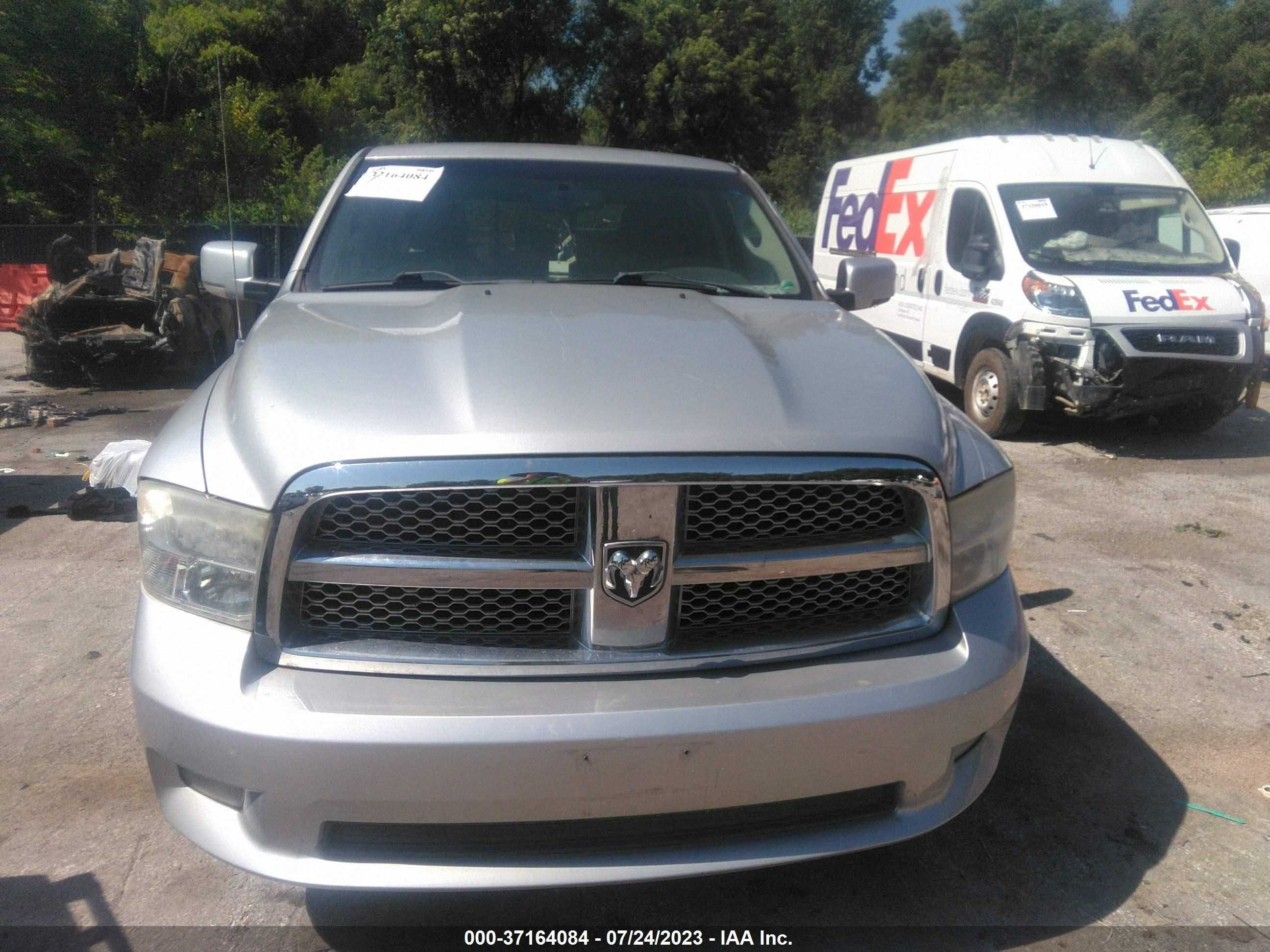 Photo 11 VIN: 1D3HV13TX9J527414 - DODGE RAM 