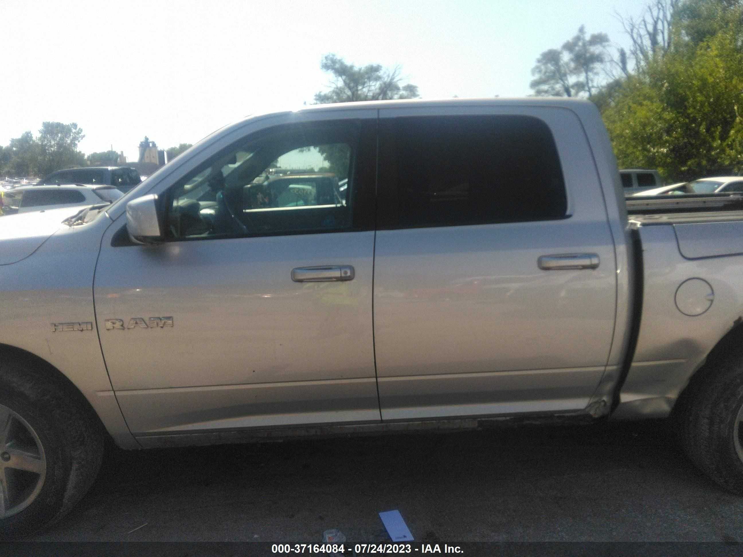 Photo 13 VIN: 1D3HV13TX9J527414 - DODGE RAM 