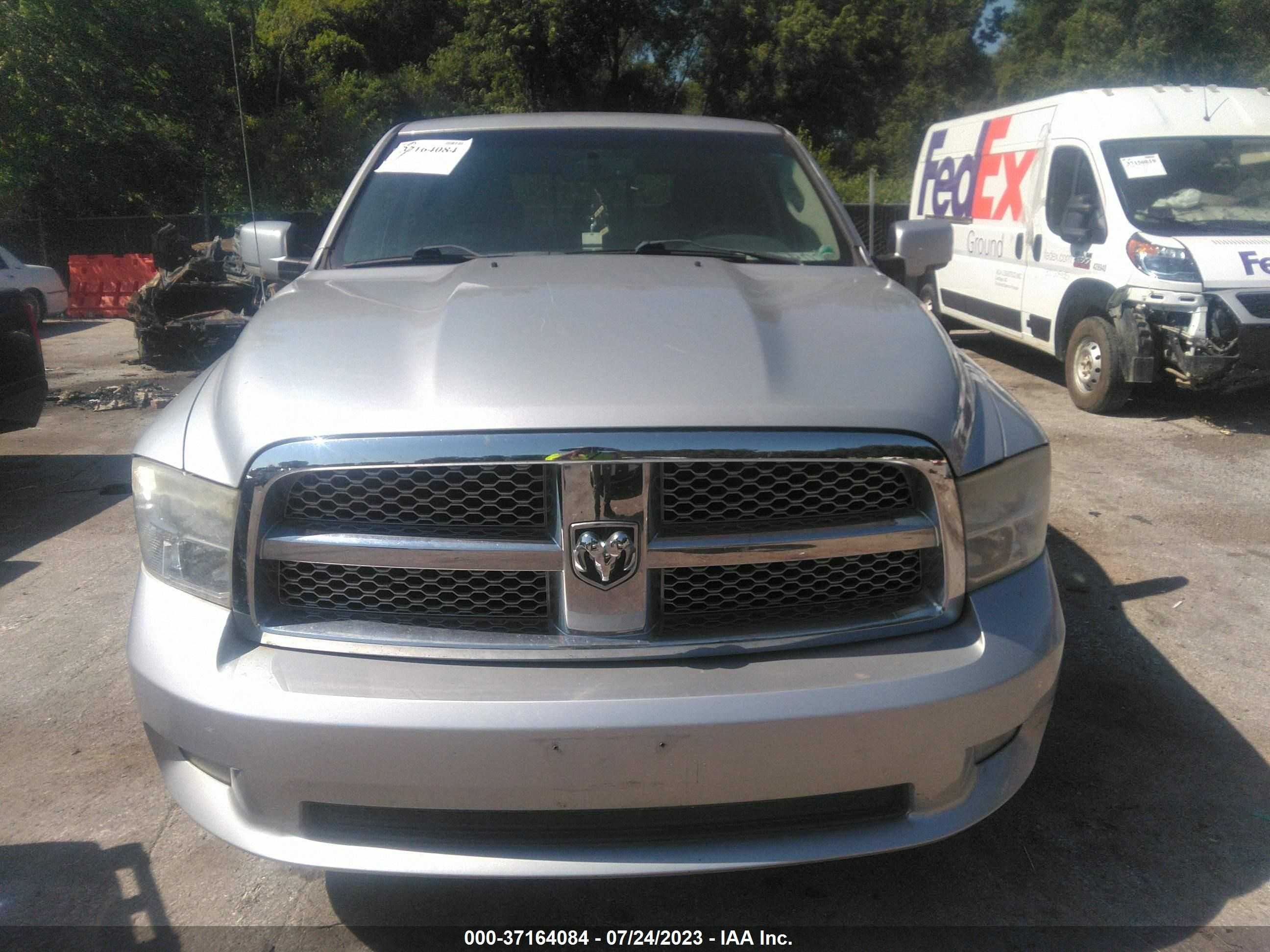 Photo 5 VIN: 1D3HV13TX9J527414 - DODGE RAM 