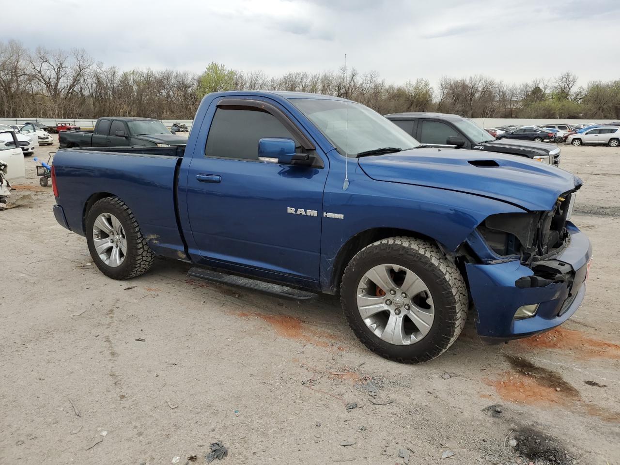 Photo 3 VIN: 1D3HV16T89J529917 - DODGE RAM 