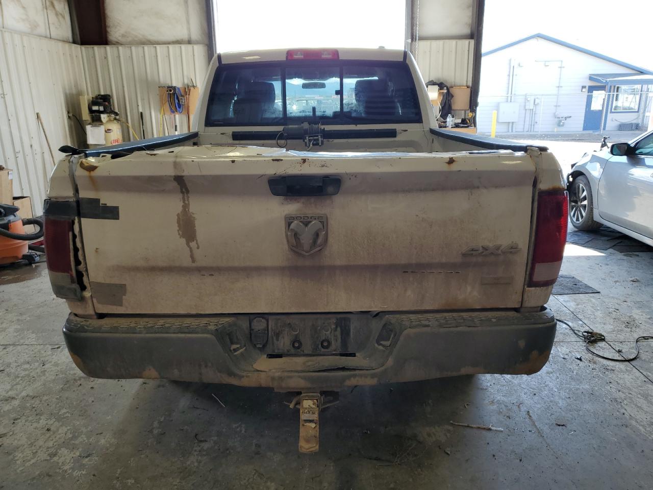 Photo 5 VIN: 1D3HV18P19S759194 - DODGE RAM 