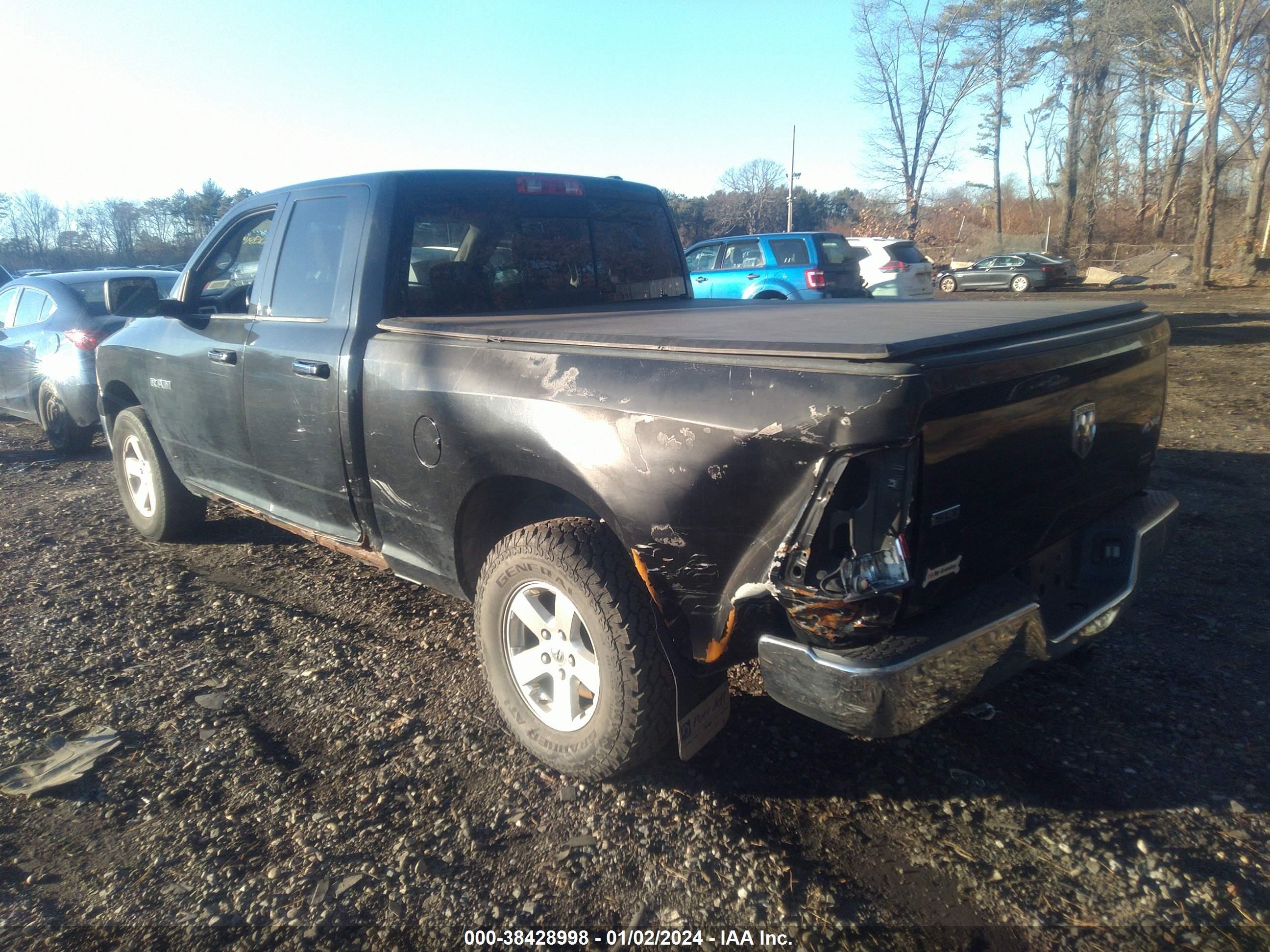 Photo 2 VIN: 1D3HV18P19S803937 - DODGE RAM 