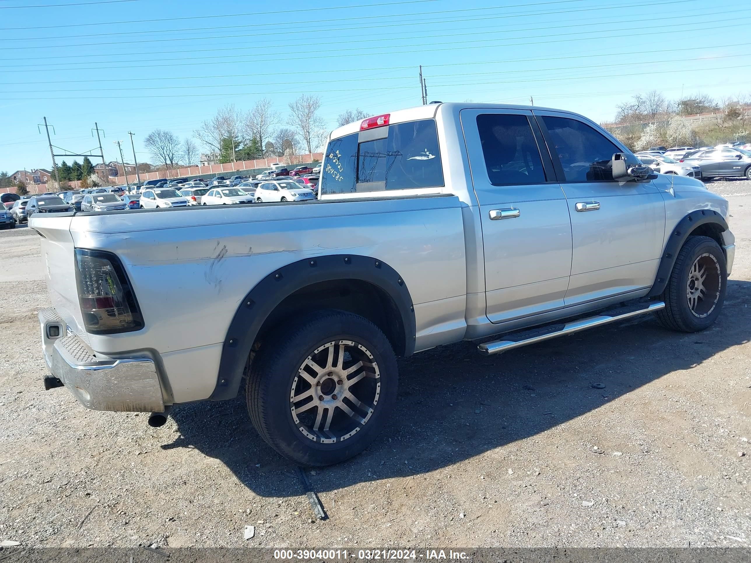 Photo 3 VIN: 1D3HV18P19S804585 - DODGE RAM 