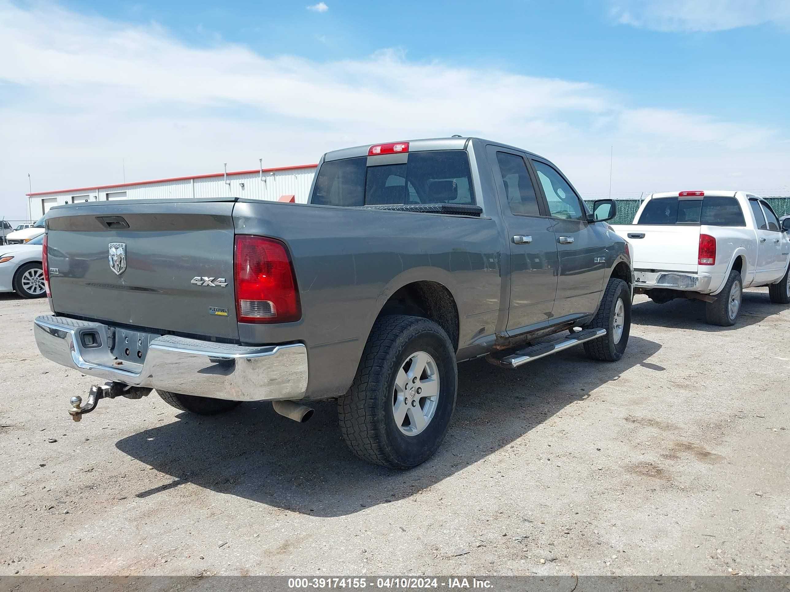 Photo 3 VIN: 1D3HV18P49S804211 - DODGE RAM 