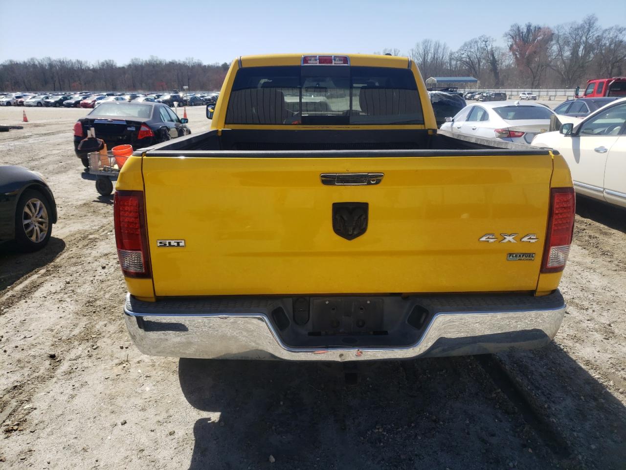 Photo 5 VIN: 1D3HV18P49S807948 - DODGE RAM 