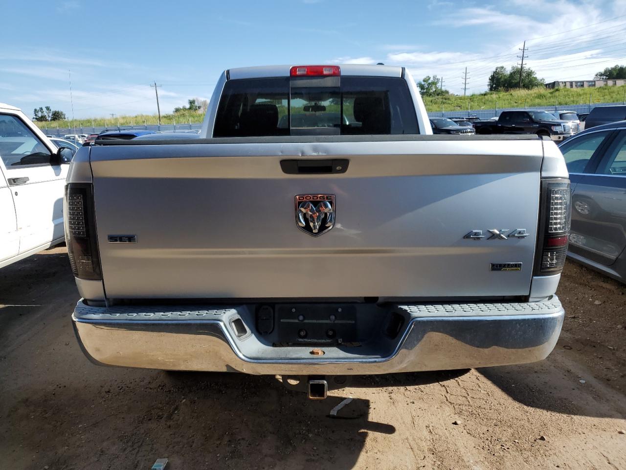 Photo 5 VIN: 1D3HV18P79S803697 - DODGE RAM 