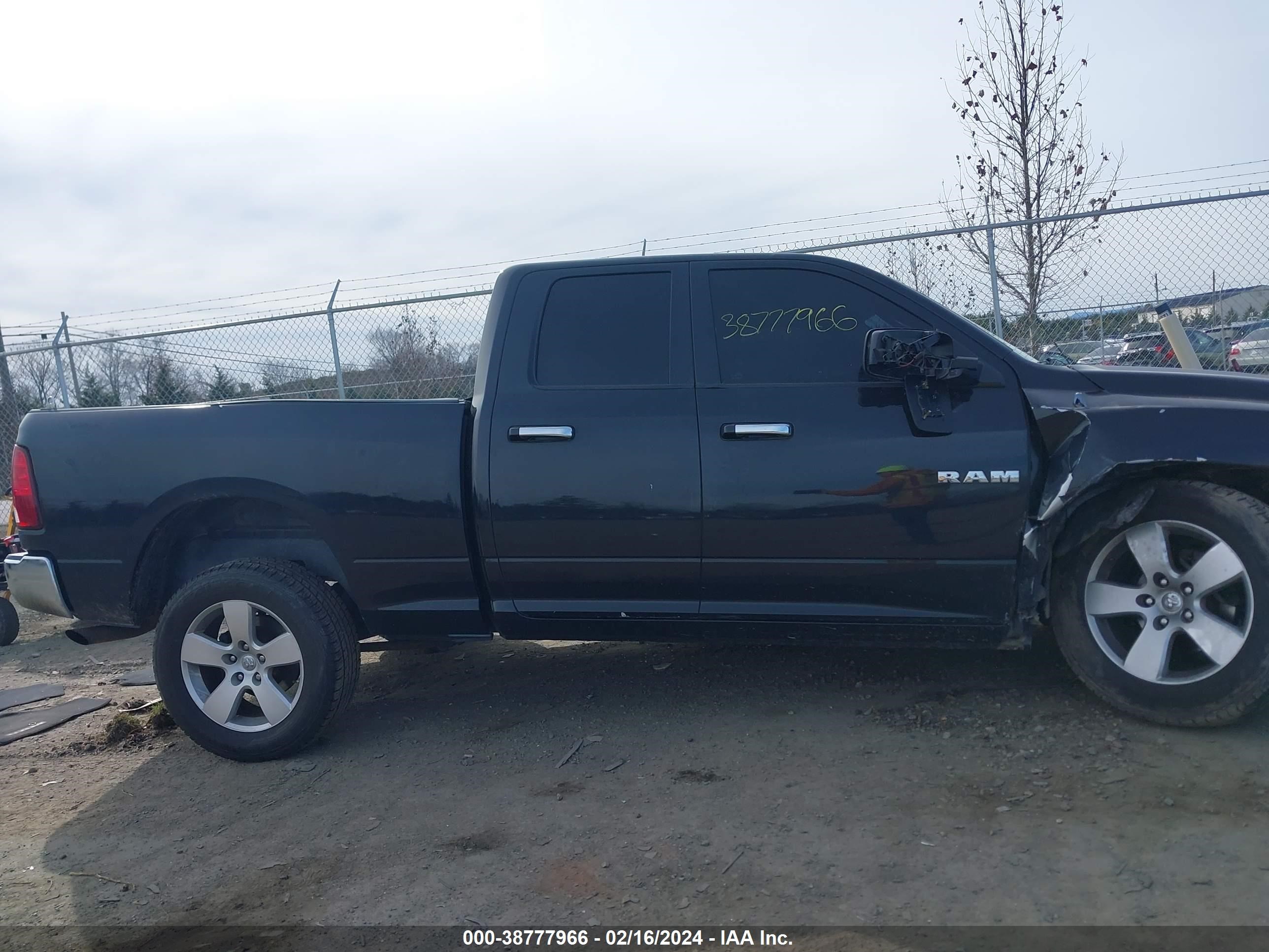 Photo 11 VIN: 1D3HV18P89S775716 - DODGE RAM 