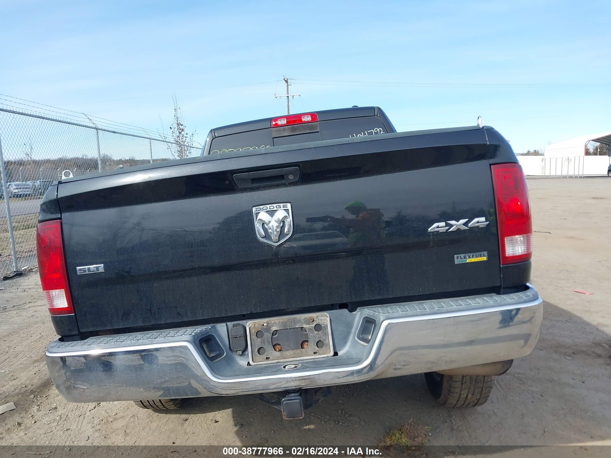 Photo 14 VIN: 1D3HV18P89S775716 - DODGE RAM 