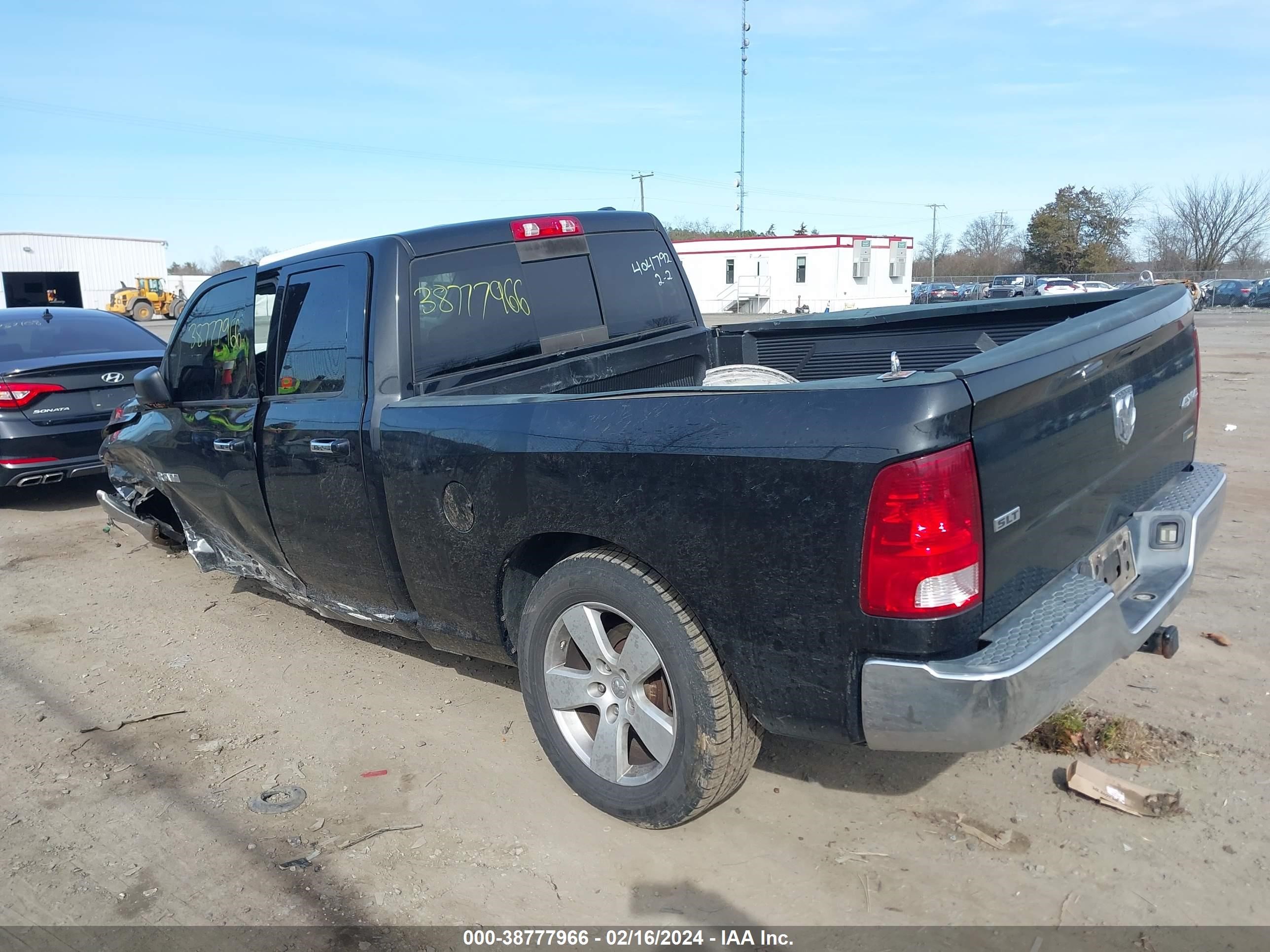 Photo 2 VIN: 1D3HV18P89S775716 - DODGE RAM 