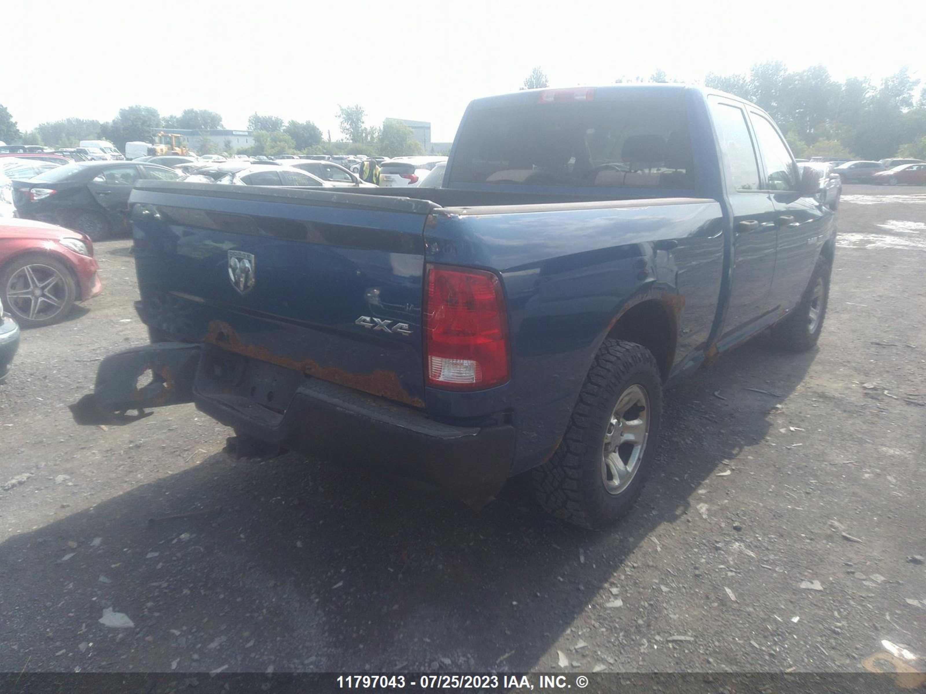 Photo 3 VIN: 1D3HV18T19S765641 - DODGE RAM 