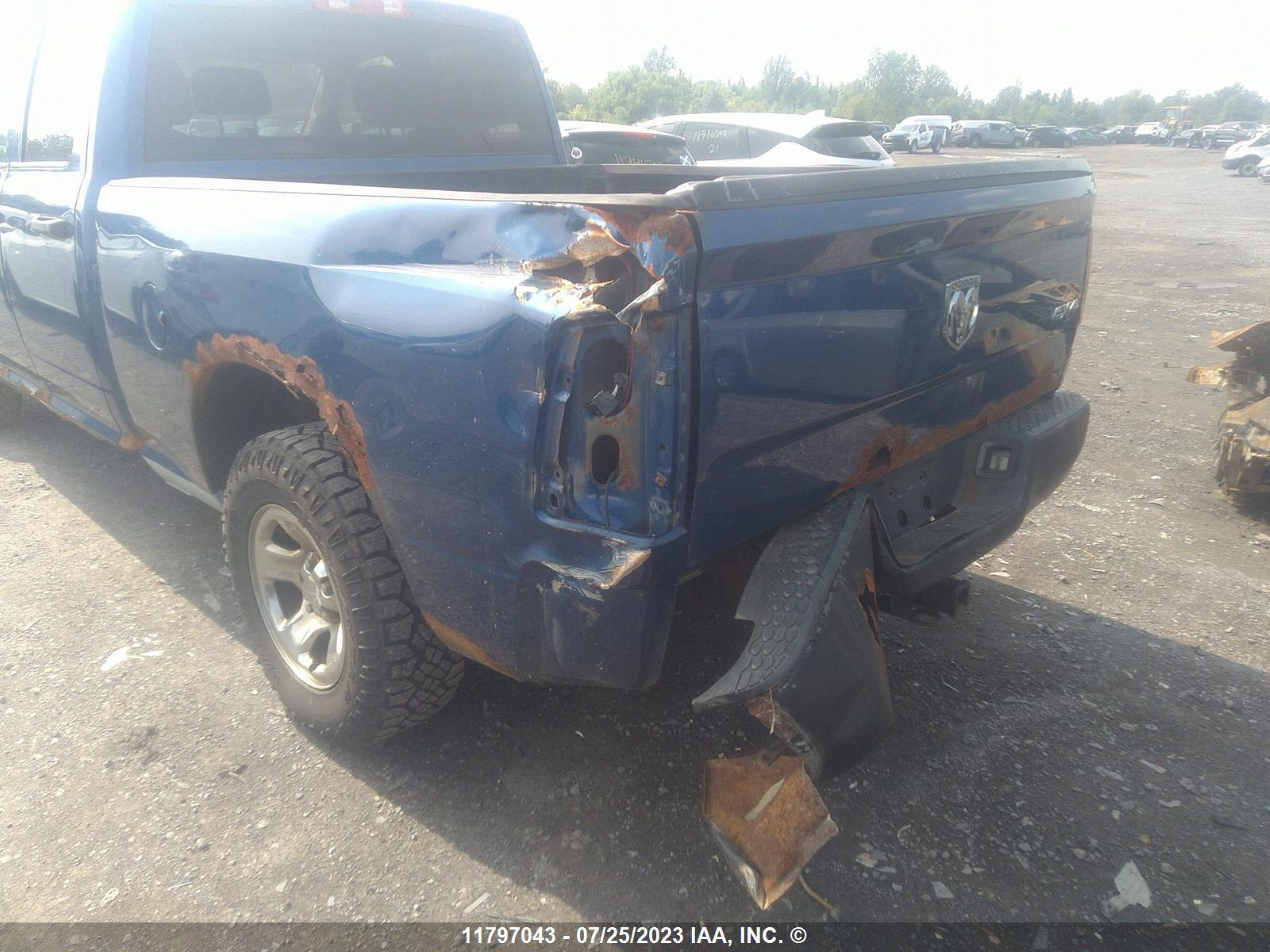 Photo 5 VIN: 1D3HV18T19S765641 - DODGE RAM 