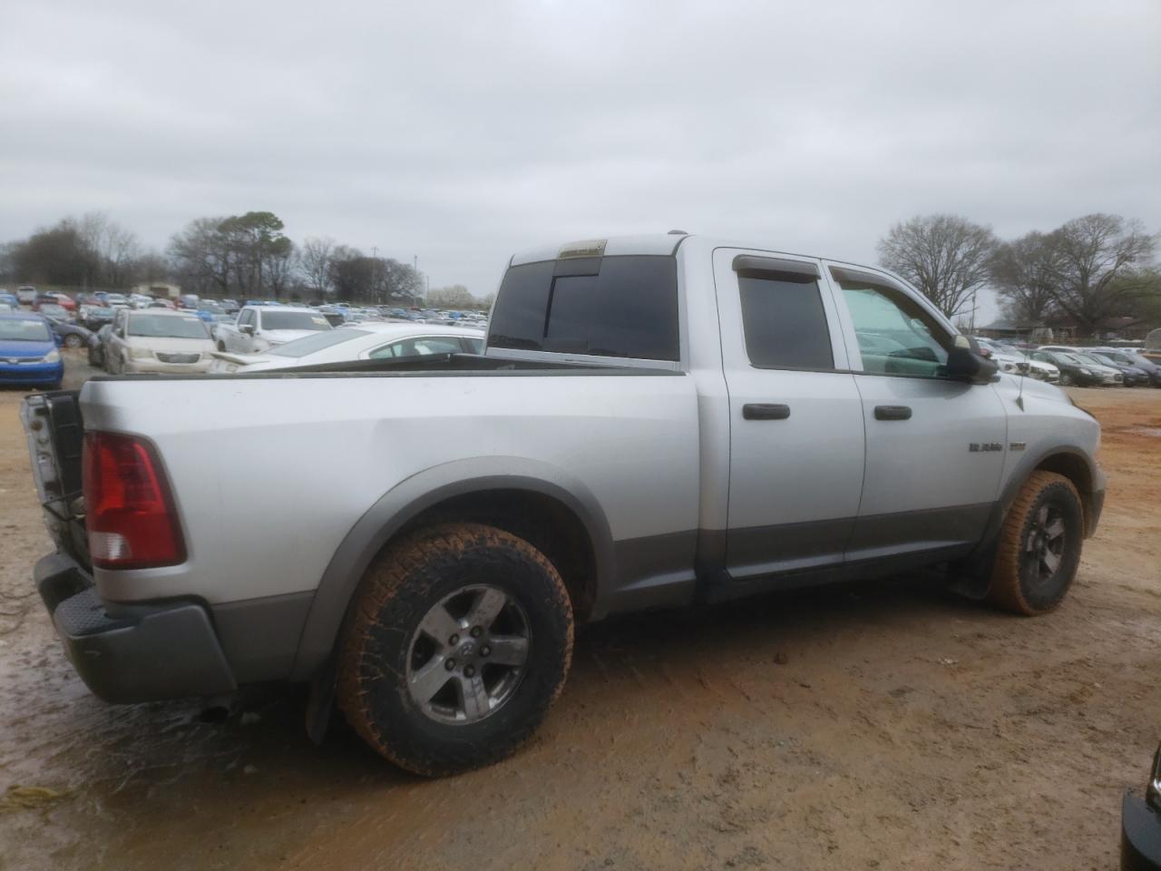 Photo 2 VIN: 1D3HV18T19S770192 - DODGE RAM 