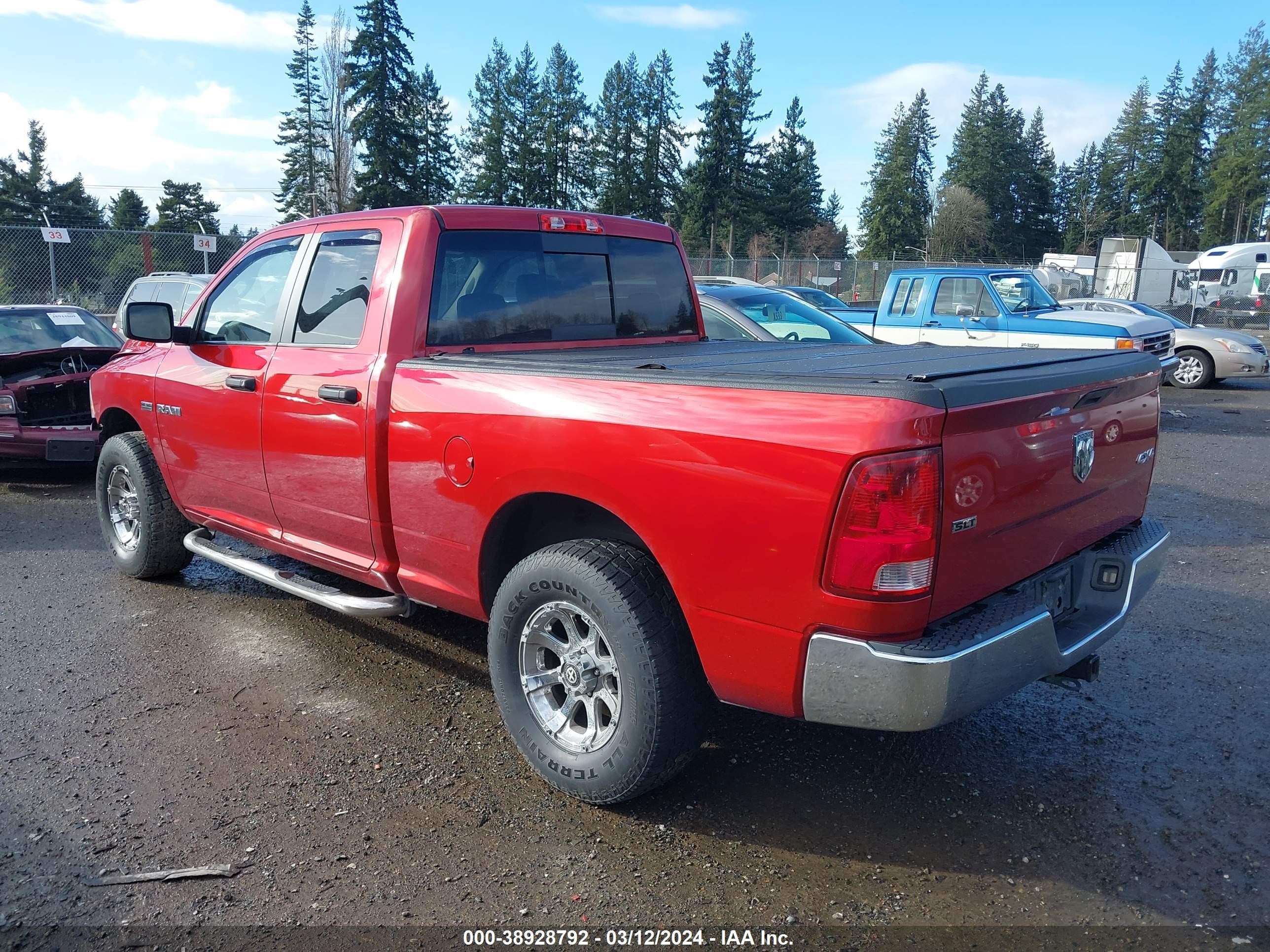 Photo 2 VIN: 1D3HV18T59S703823 - DODGE RAM 