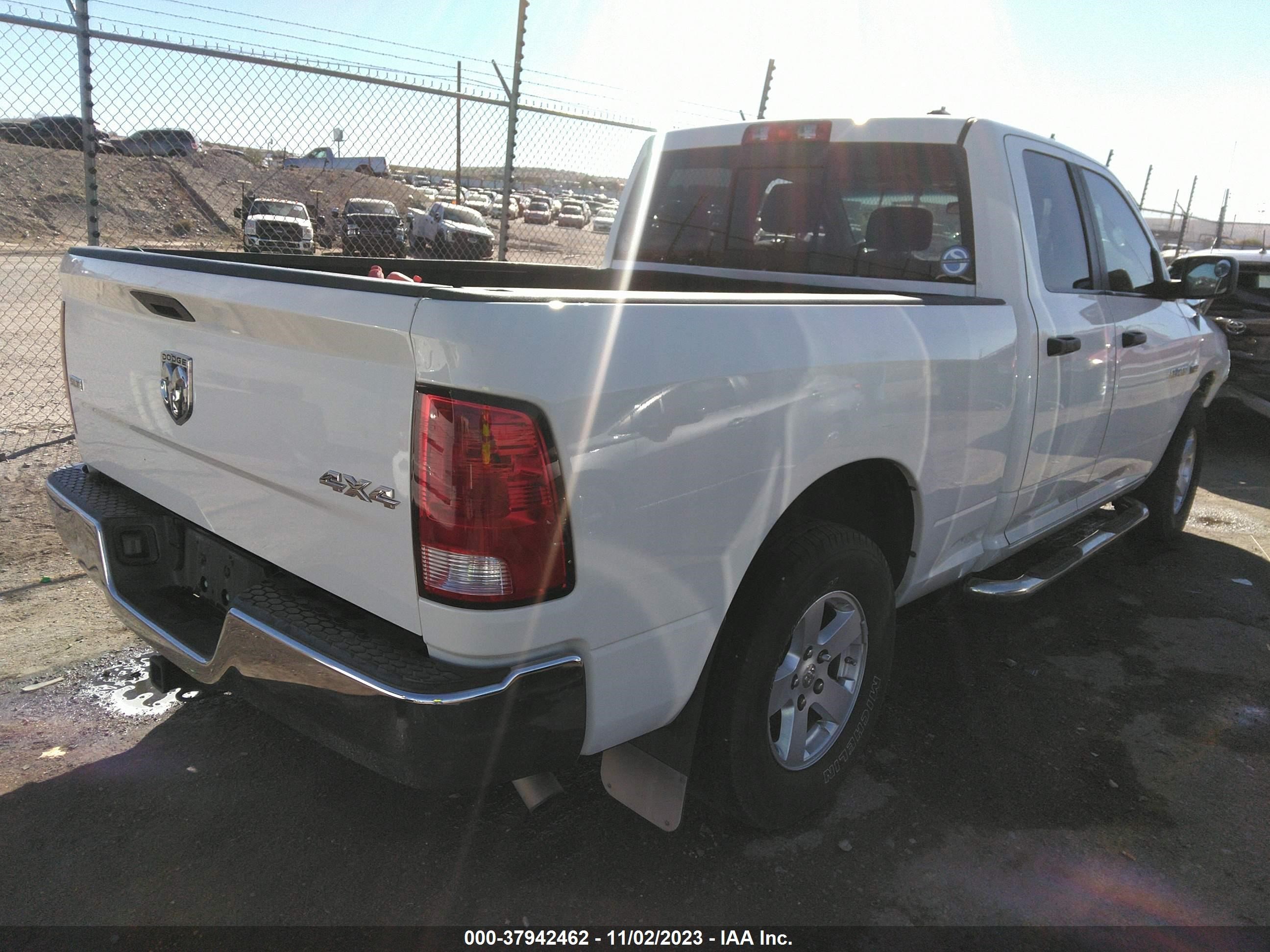 Photo 3 VIN: 1D3HV18T79S729016 - DODGE RAM 