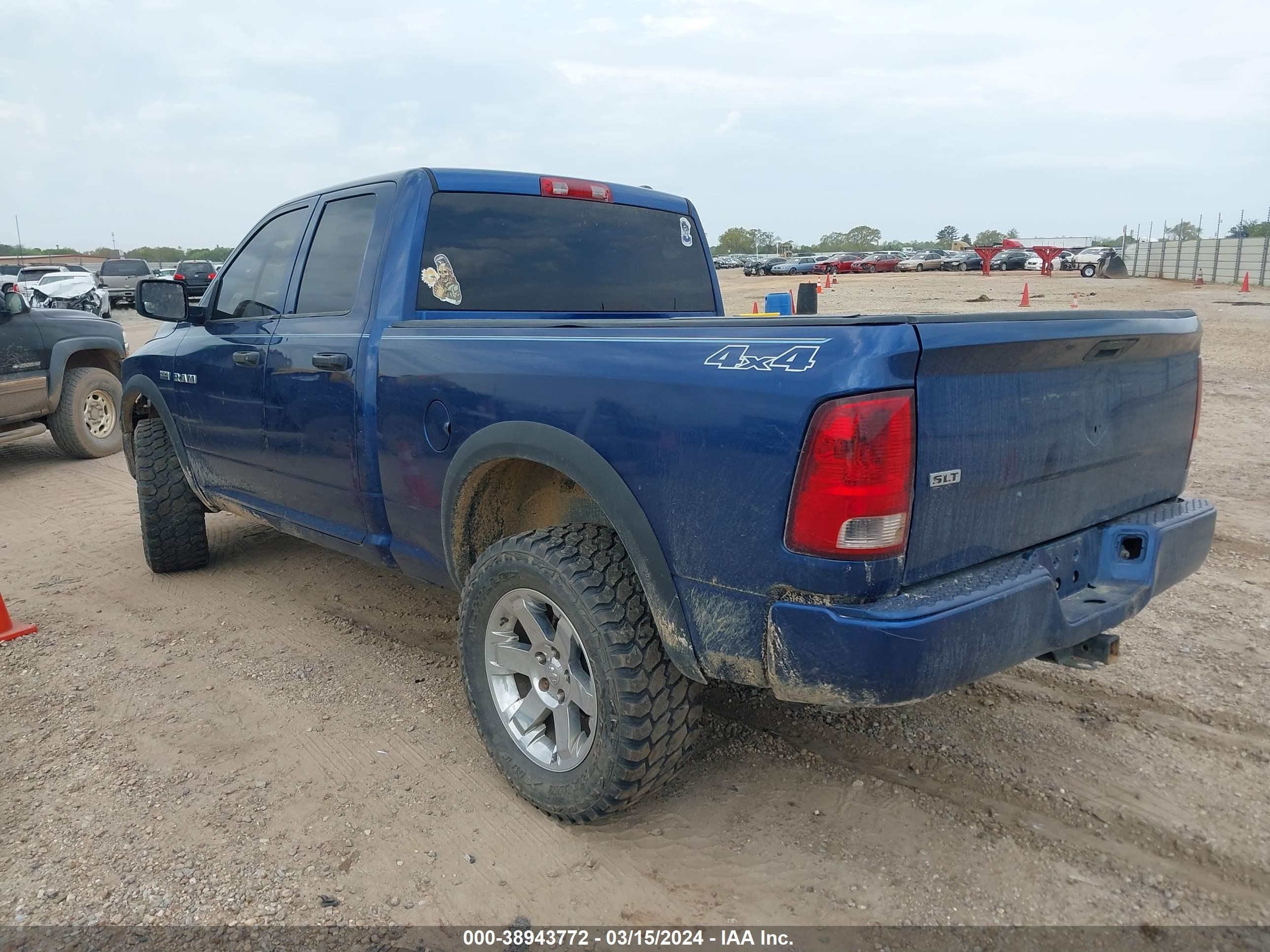 Photo 2 VIN: 1D3HV18T89S723550 - DODGE RAM 