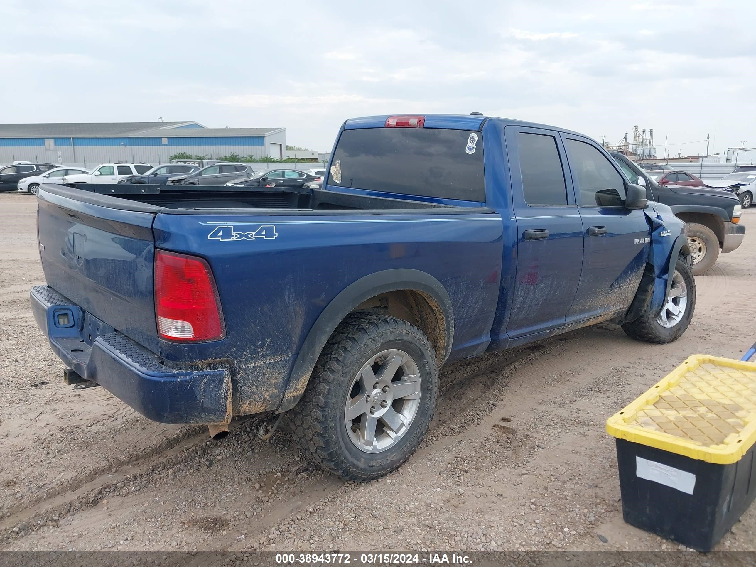 Photo 3 VIN: 1D3HV18T89S723550 - DODGE RAM 