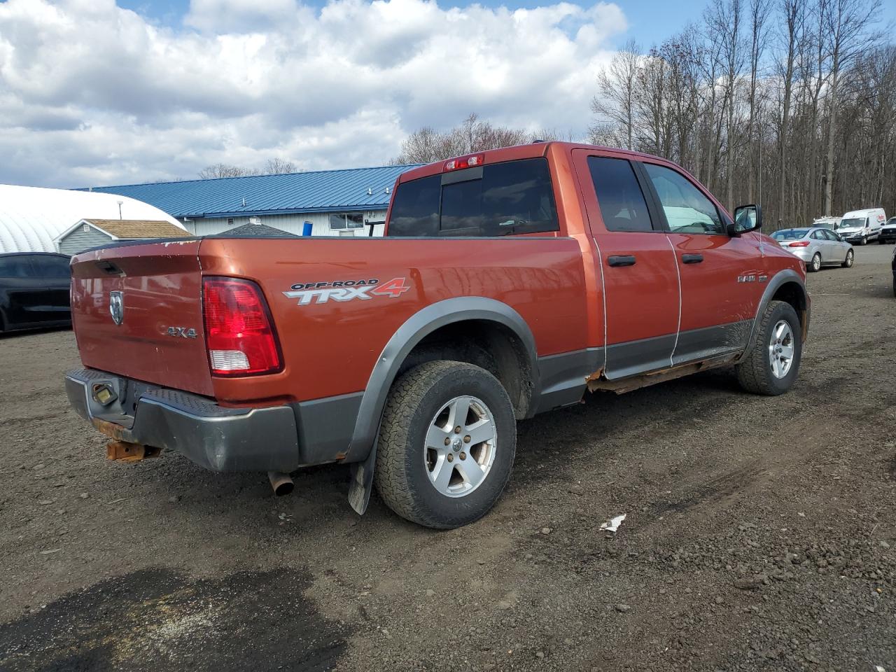 Photo 2 VIN: 1D3HV18T89S724147 - DODGE RAM 