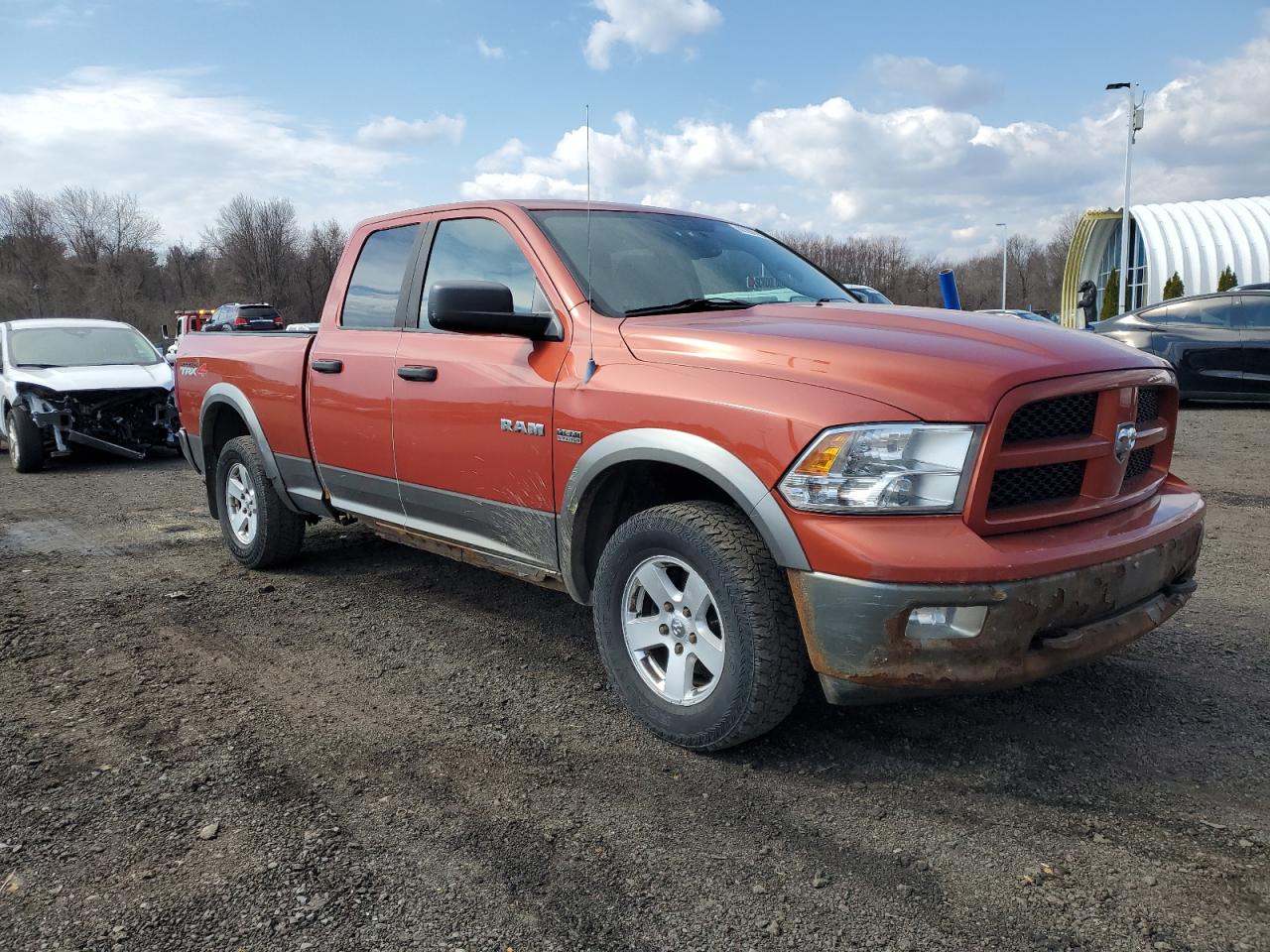 Photo 3 VIN: 1D3HV18T89S724147 - DODGE RAM 