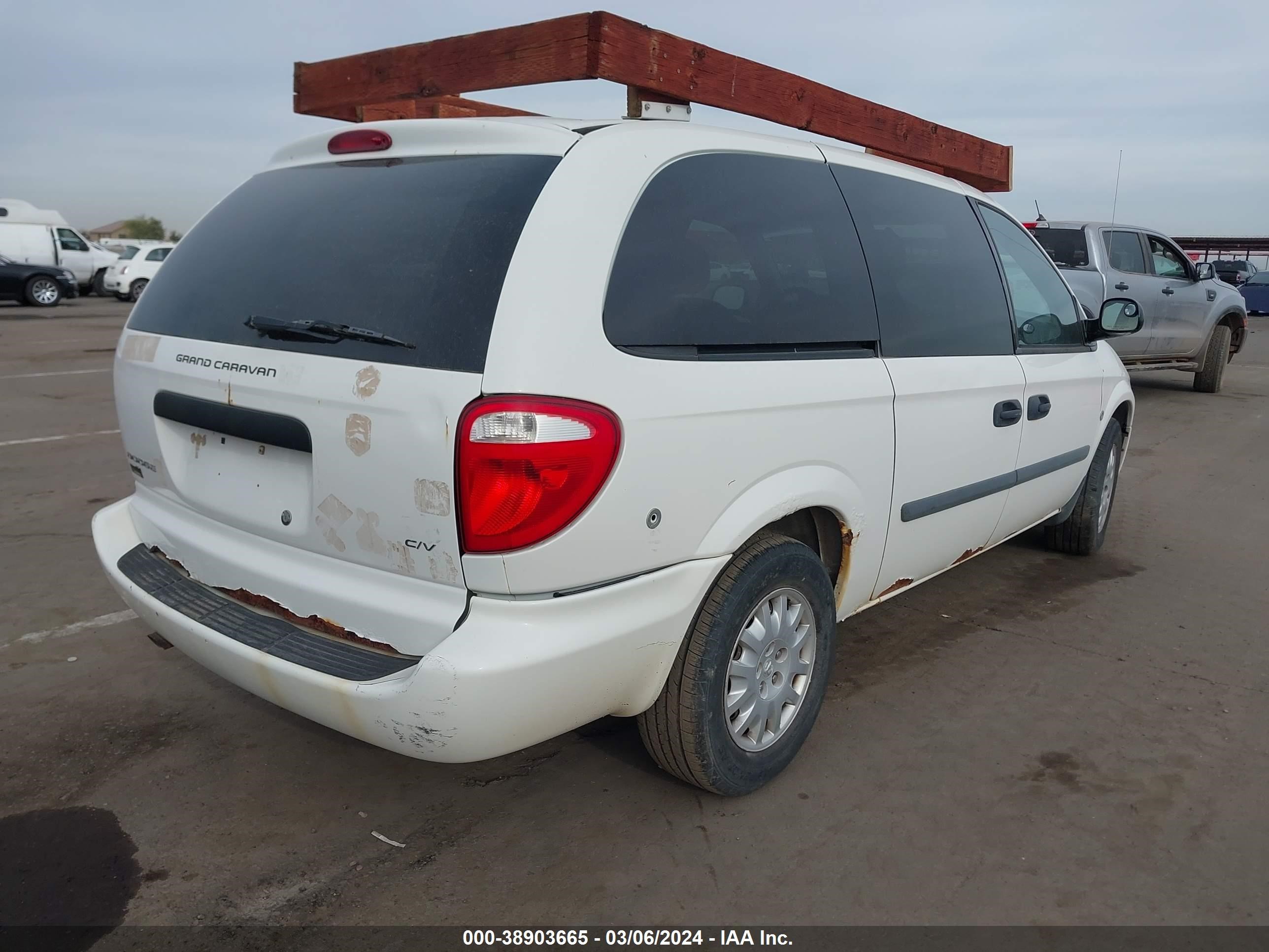 Photo 3 VIN: 1D4GP23E57B203996 - DODGE CARAVAN 