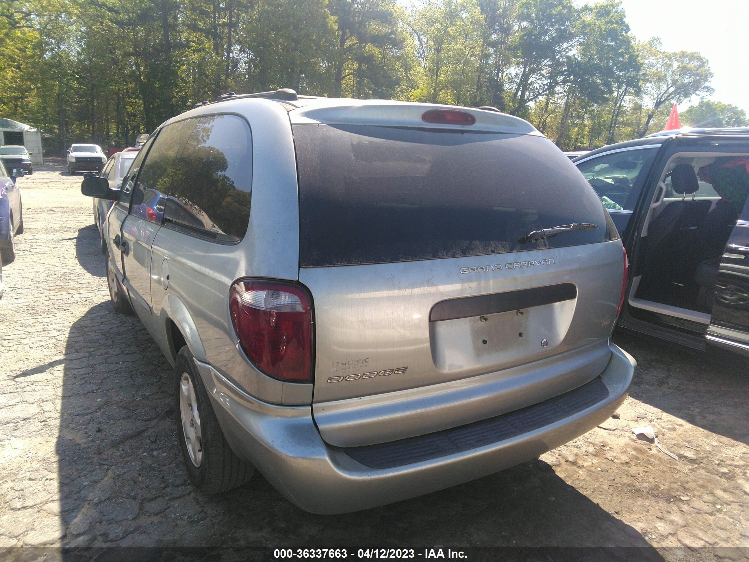 Photo 2 VIN: 1D4GP24373B165131 - DODGE CARAVAN 