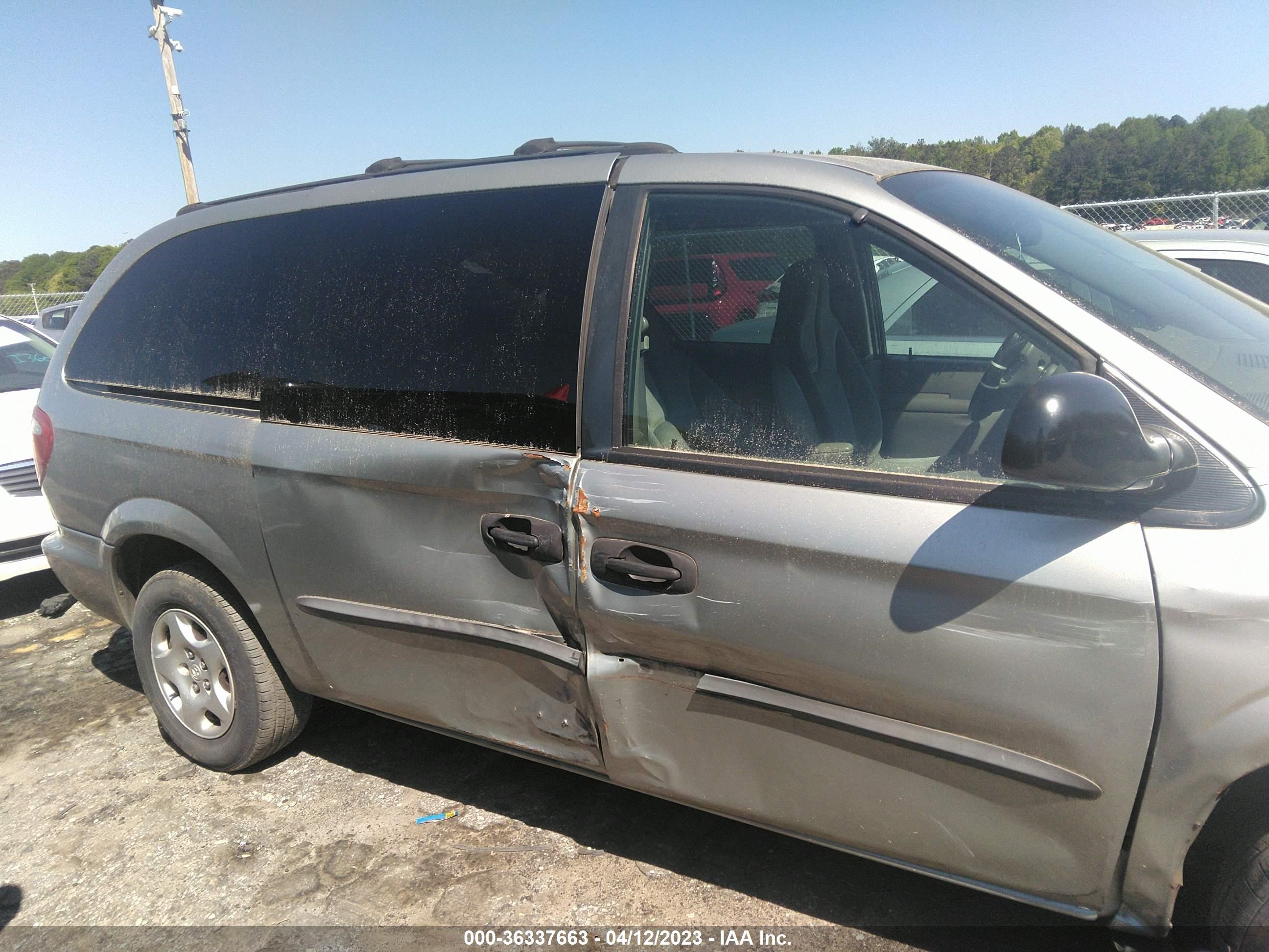 Photo 5 VIN: 1D4GP24373B165131 - DODGE CARAVAN 