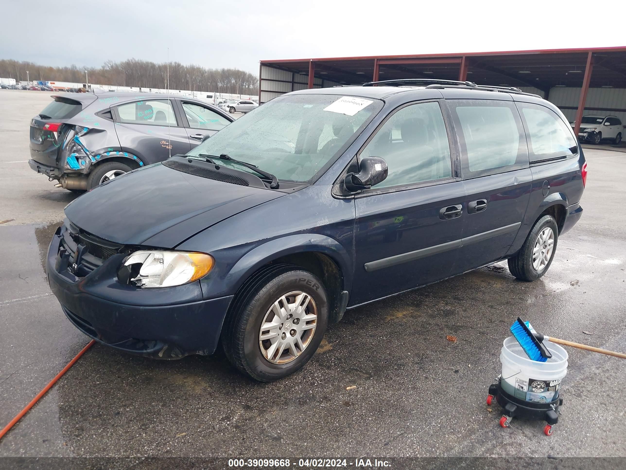 Photo 1 VIN: 1D4GP24E47B172450 - DODGE CARAVAN 