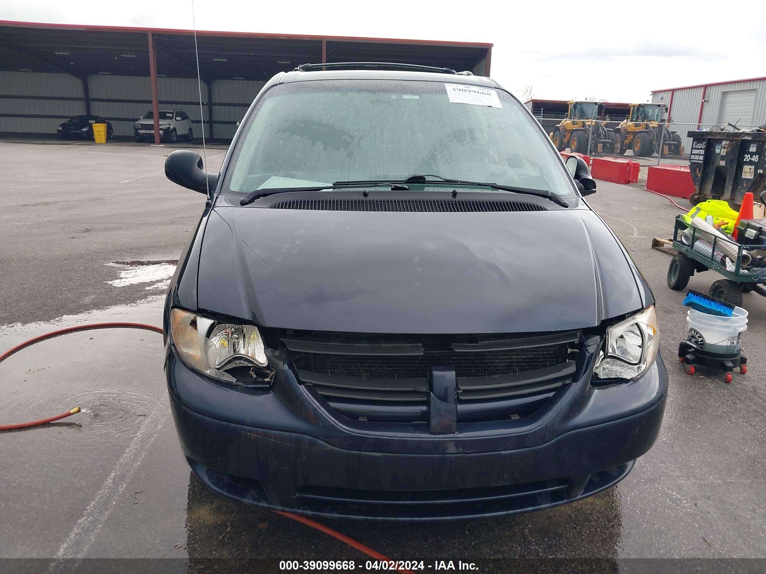 Photo 11 VIN: 1D4GP24E47B172450 - DODGE CARAVAN 