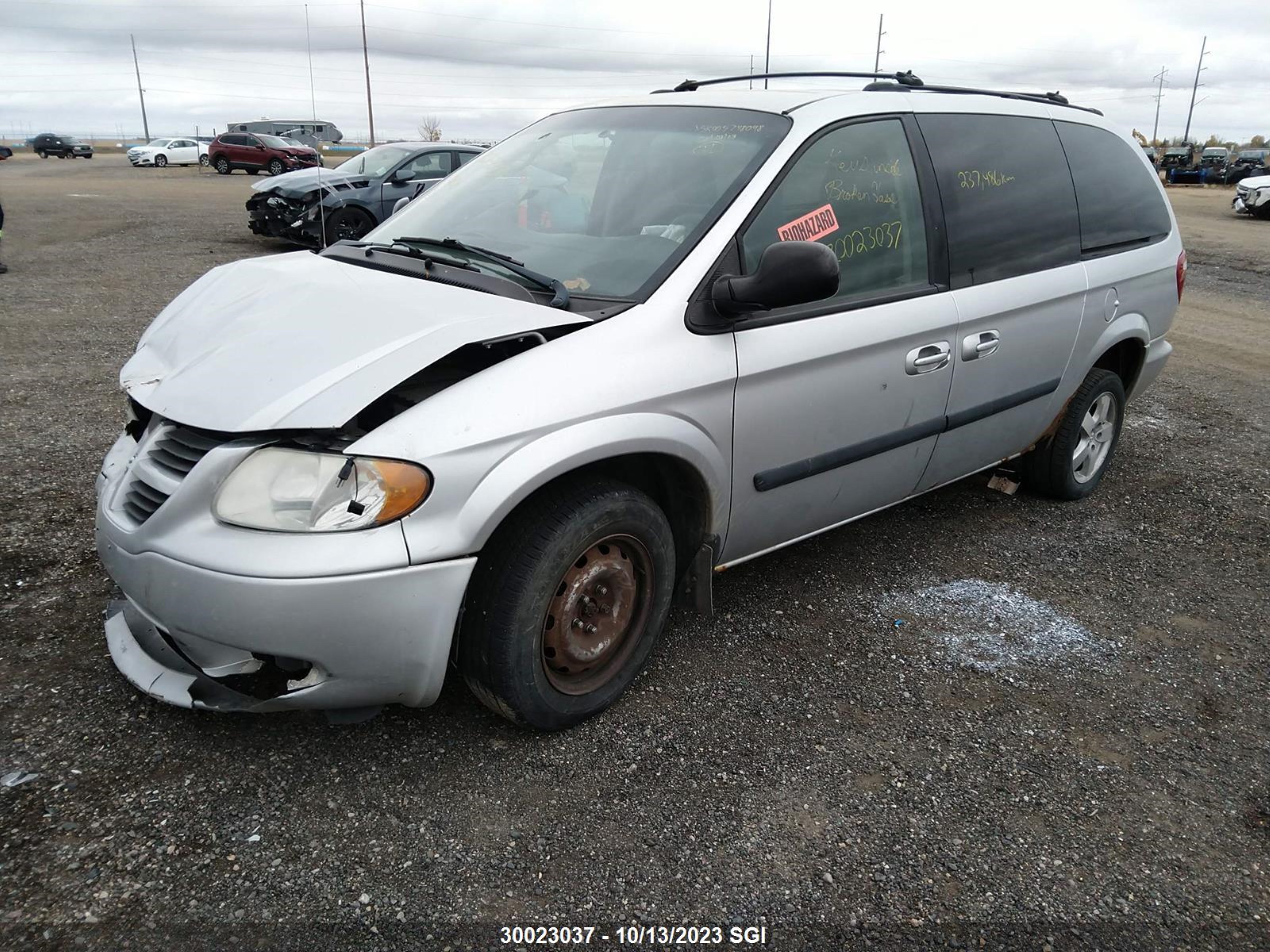 Photo 1 VIN: 1D4GP24R05B248830 - DODGE CARAVAN 