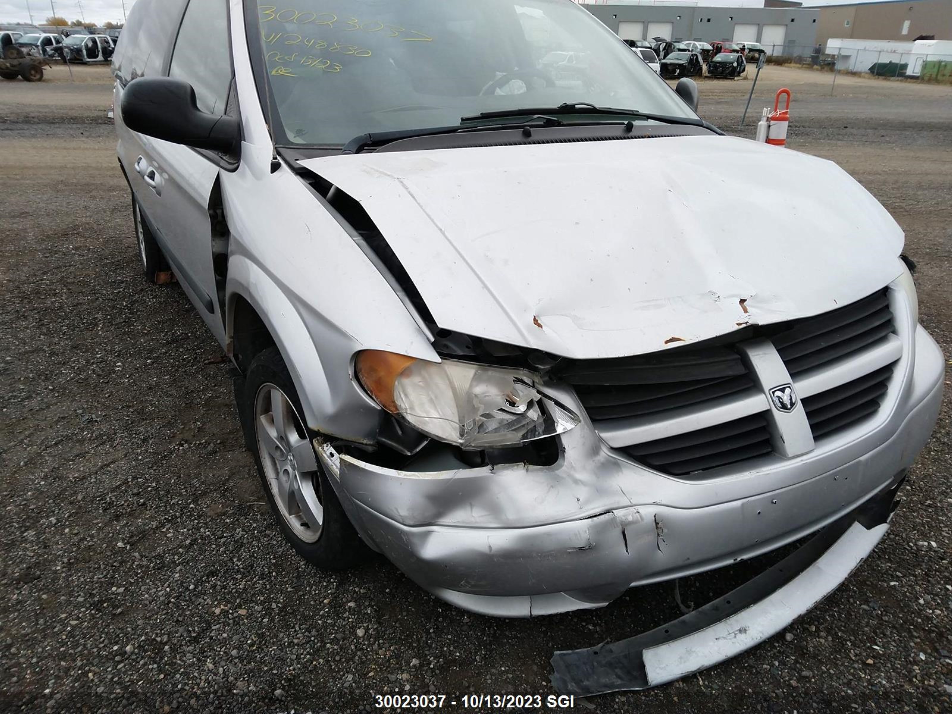 Photo 5 VIN: 1D4GP24R05B248830 - DODGE CARAVAN 