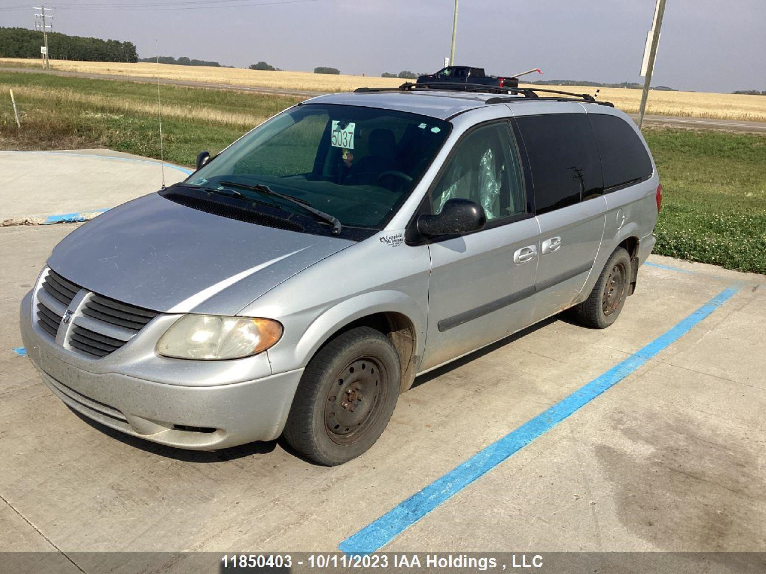 Photo 1 VIN: 1D4GP24R05B309139 - DODGE CARAVAN 