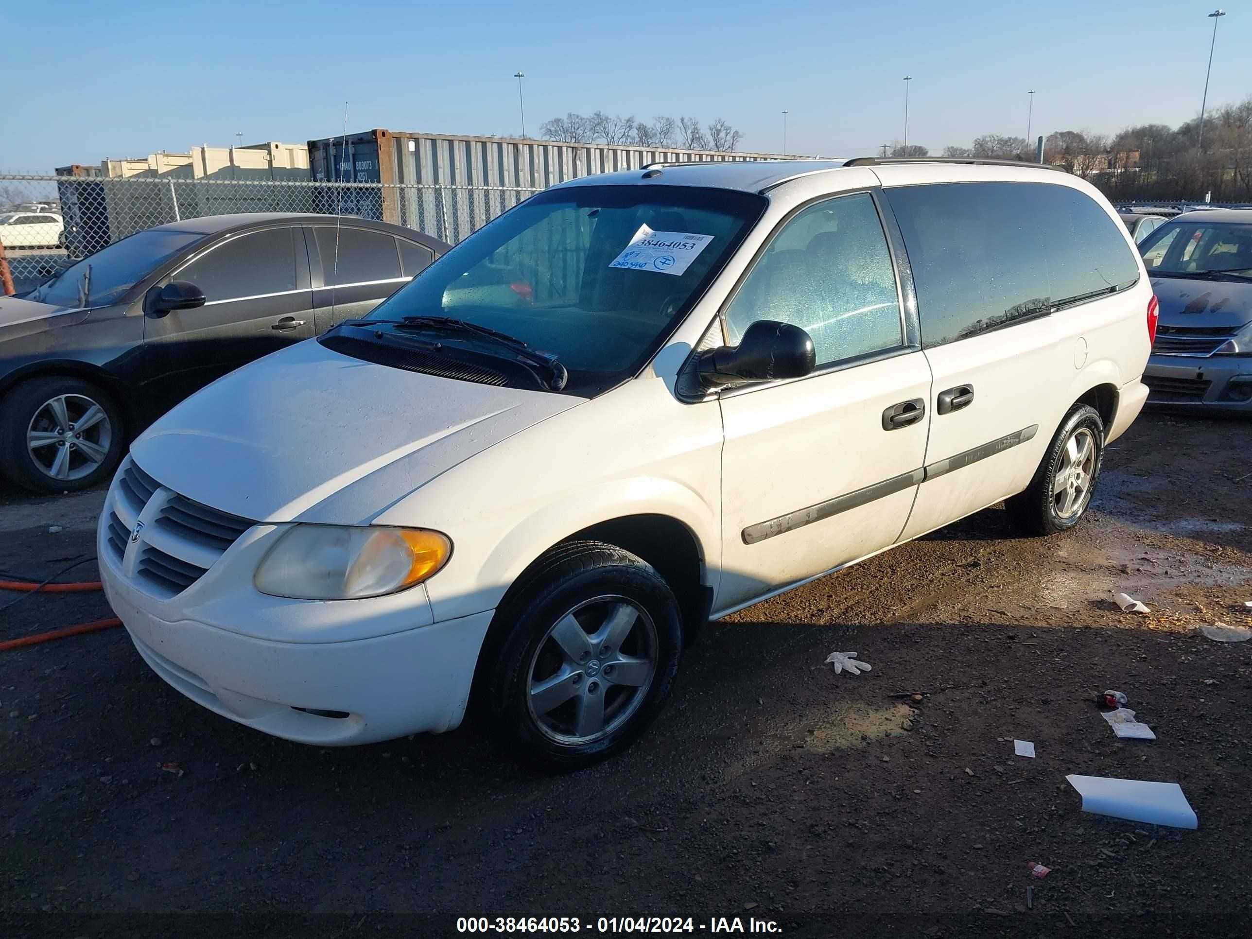 Photo 1 VIN: 1D4GP24R06B640630 - DODGE CARAVAN 