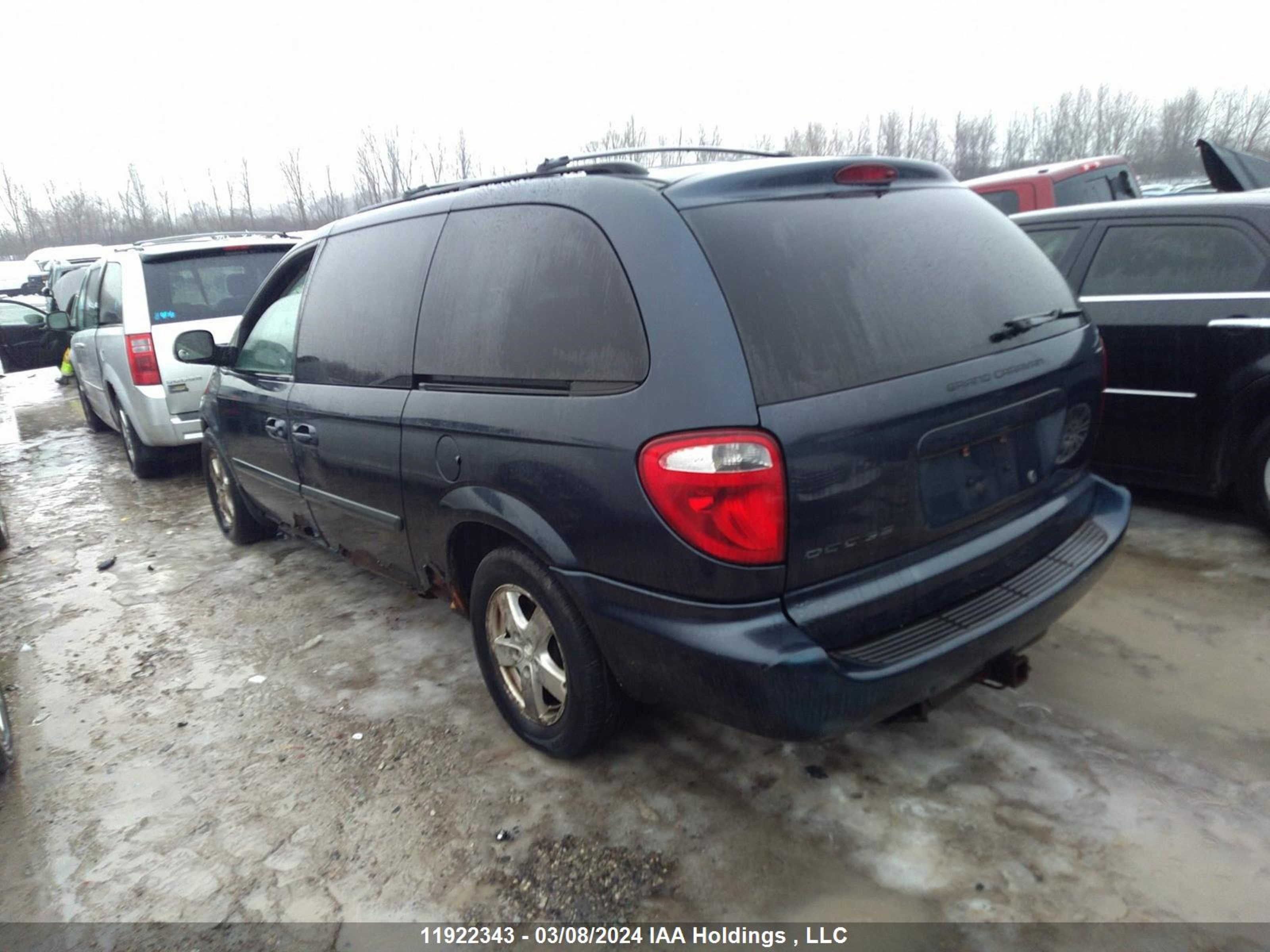 Photo 2 VIN: 1D4GP24R07B259488 - DODGE CARAVAN 