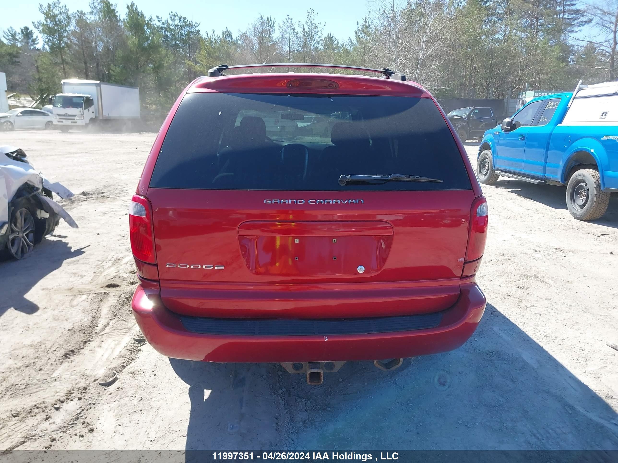 Photo 15 VIN: 1D4GP24R14B528450 - DODGE CARAVAN 