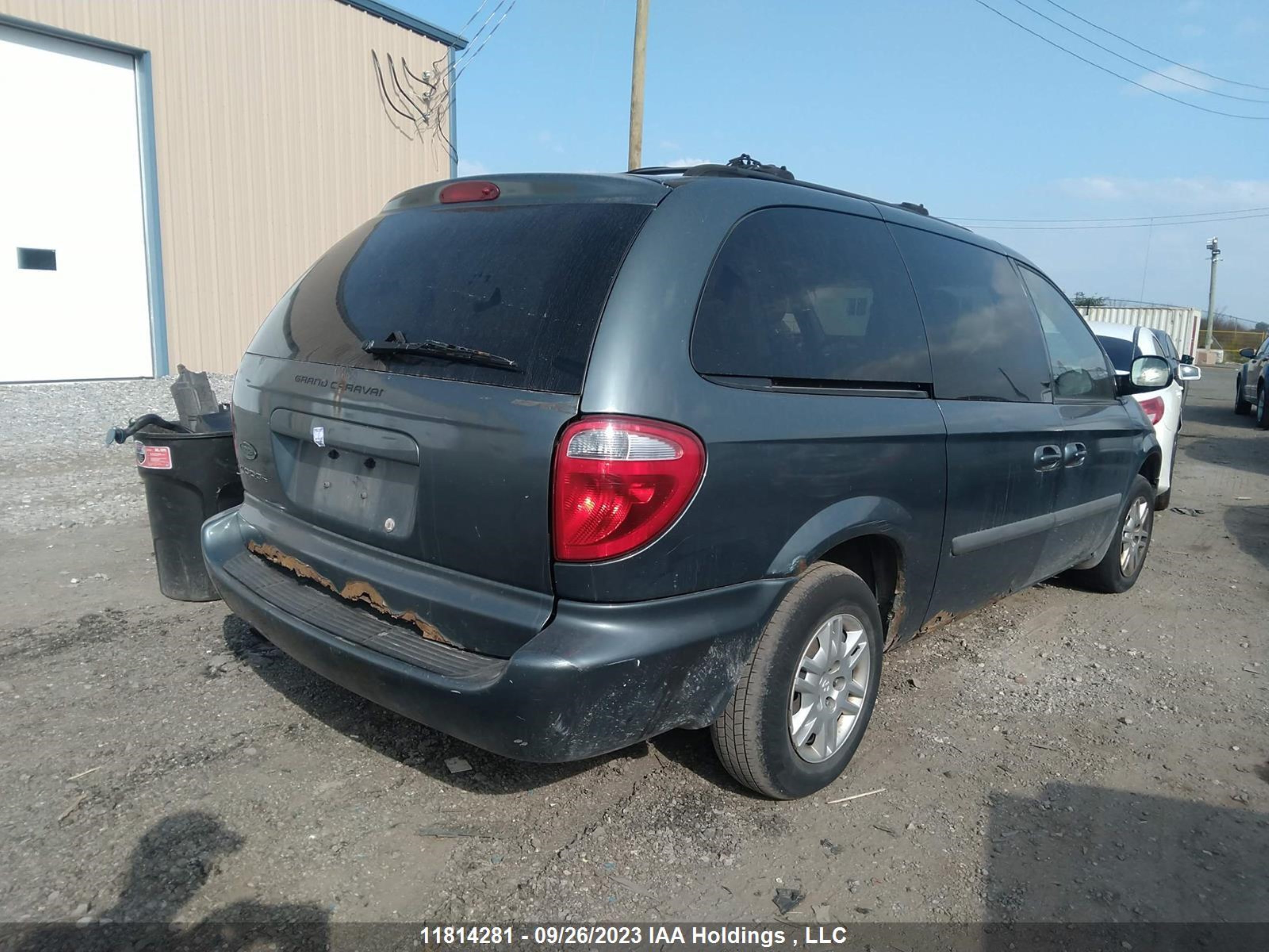 Photo 3 VIN: 1D4GP24R17B143538 - DODGE CARAVAN 