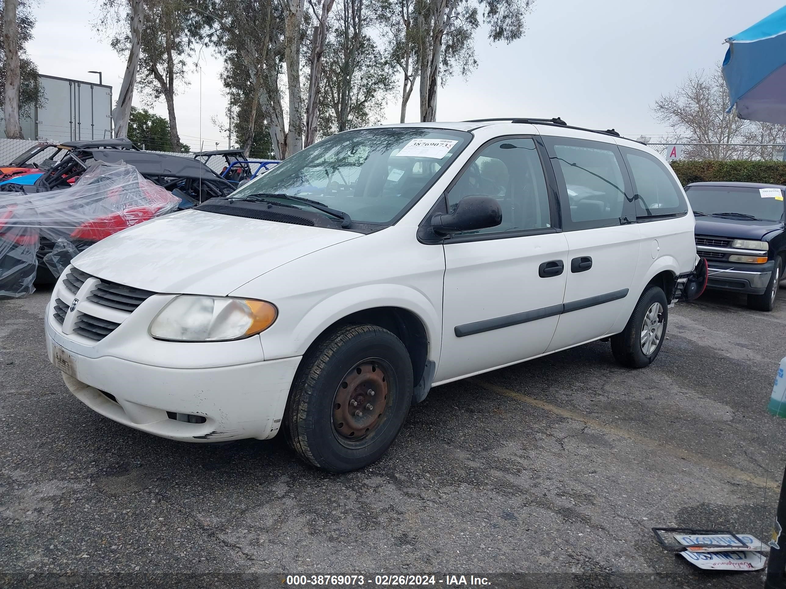 Photo 1 VIN: 1D4GP24R25B279111 - DODGE CARAVAN 