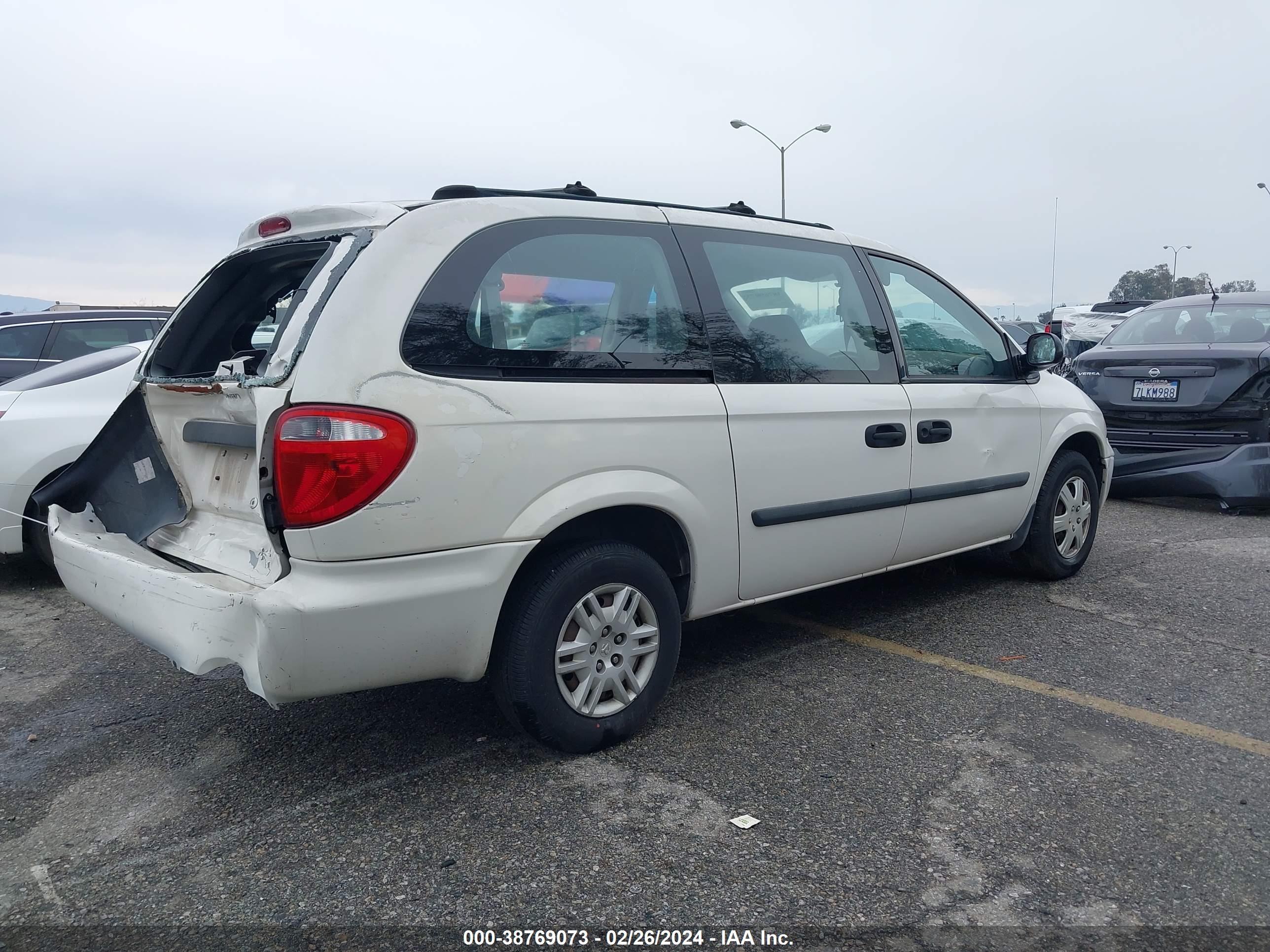 Photo 3 VIN: 1D4GP24R25B279111 - DODGE CARAVAN 