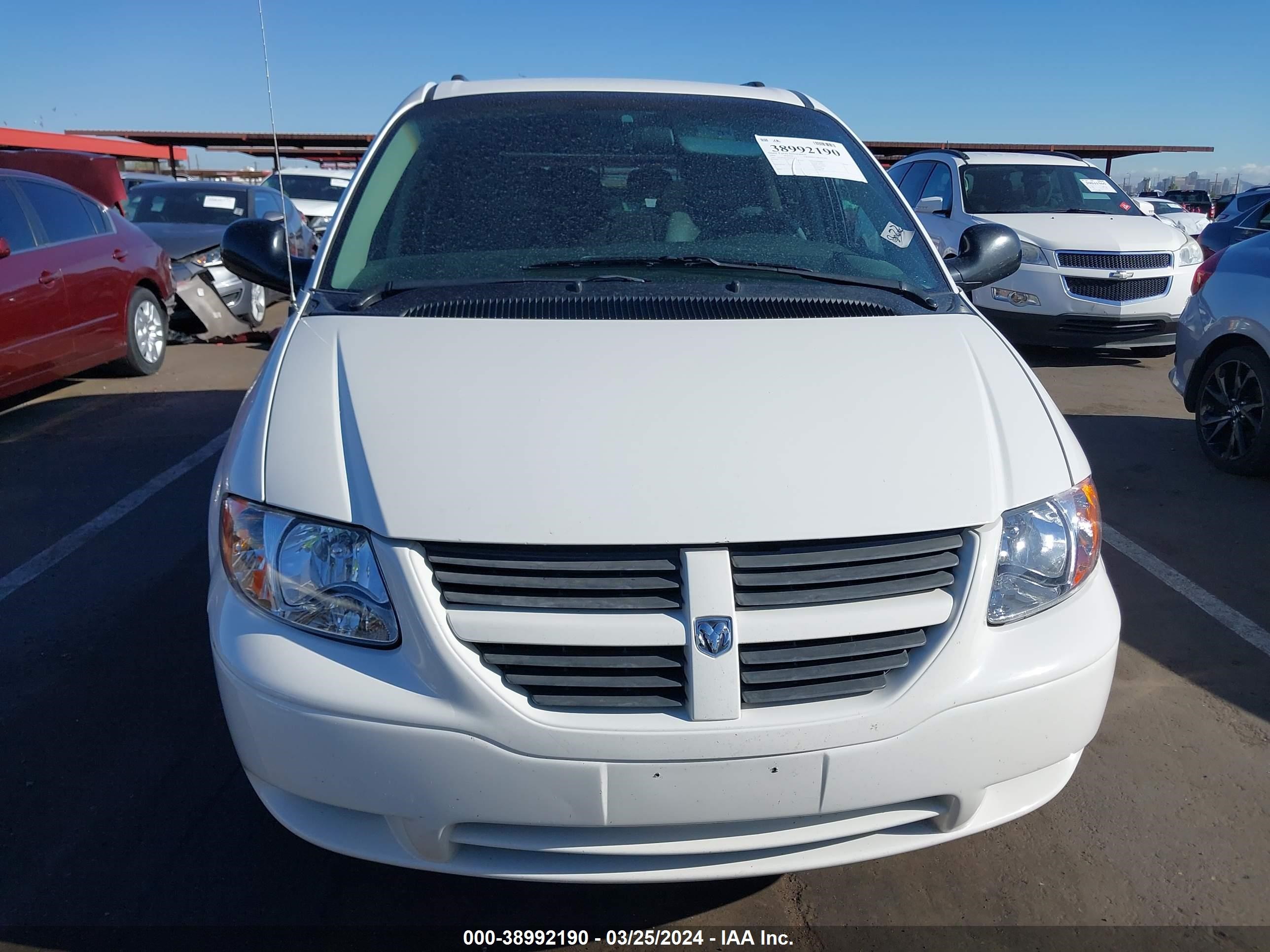 Photo 11 VIN: 1D4GP24R26B587039 - DODGE CARAVAN 